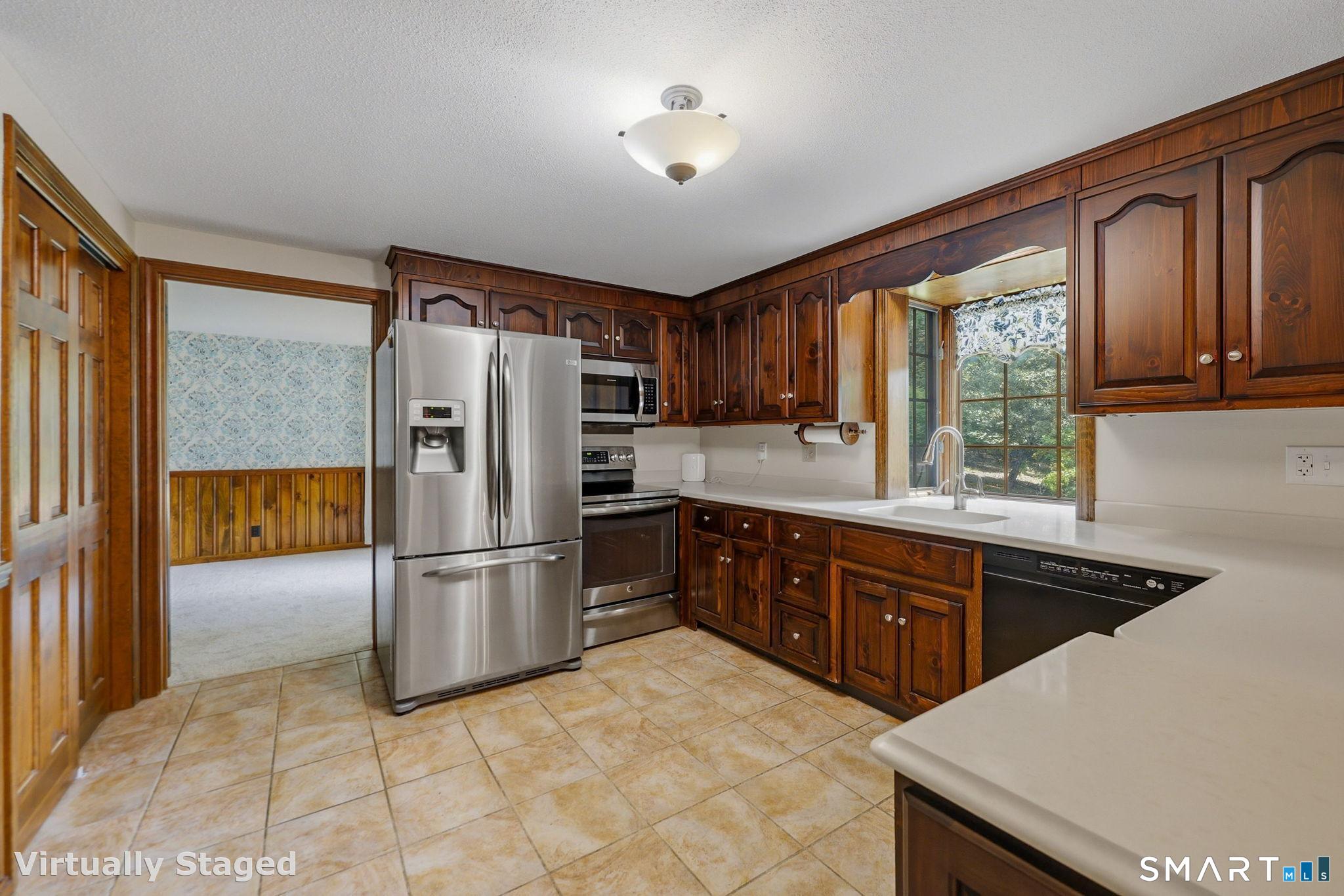 56 Sundale Drive Property Photo 8