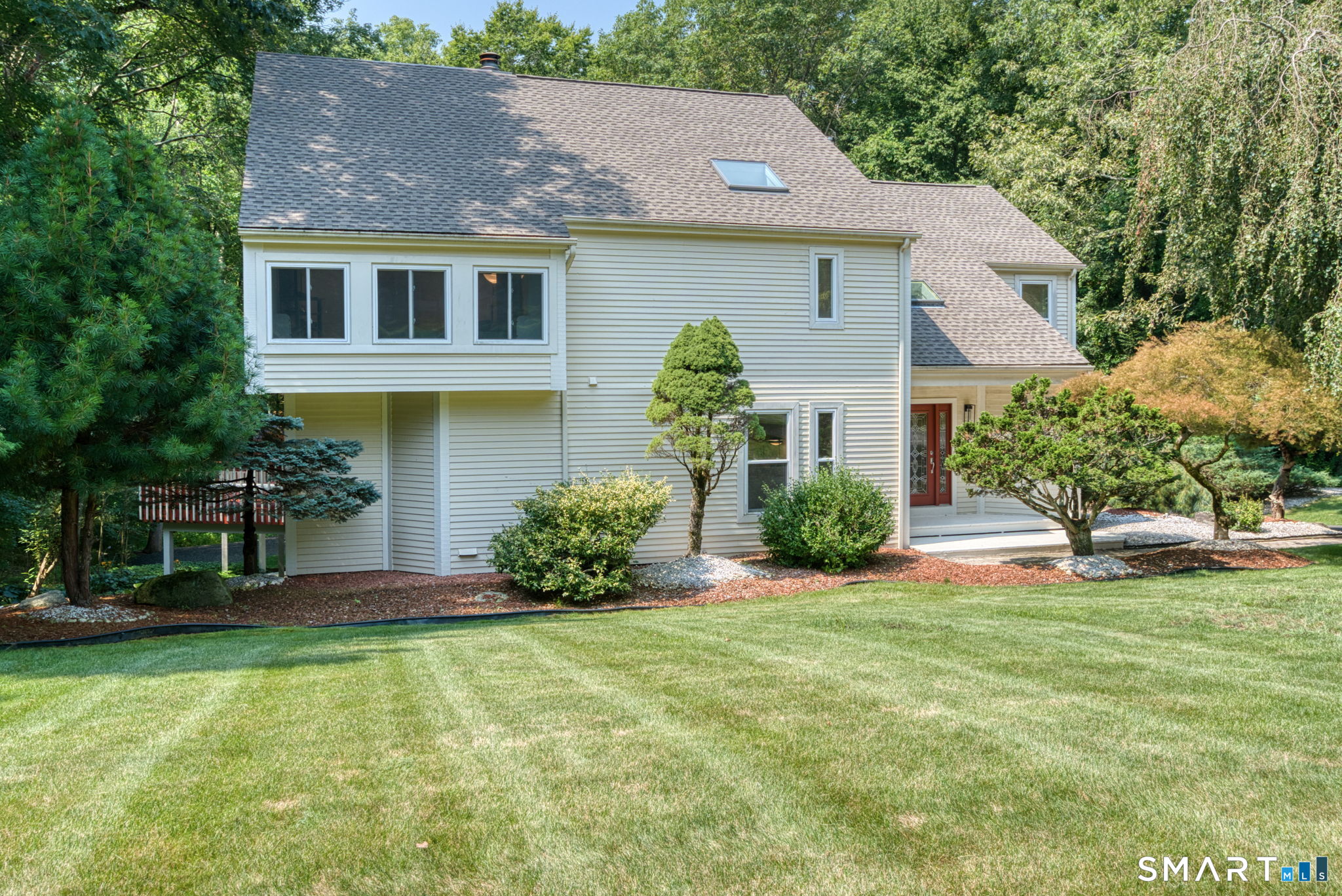 73 Greentree Drive Property Photo 1