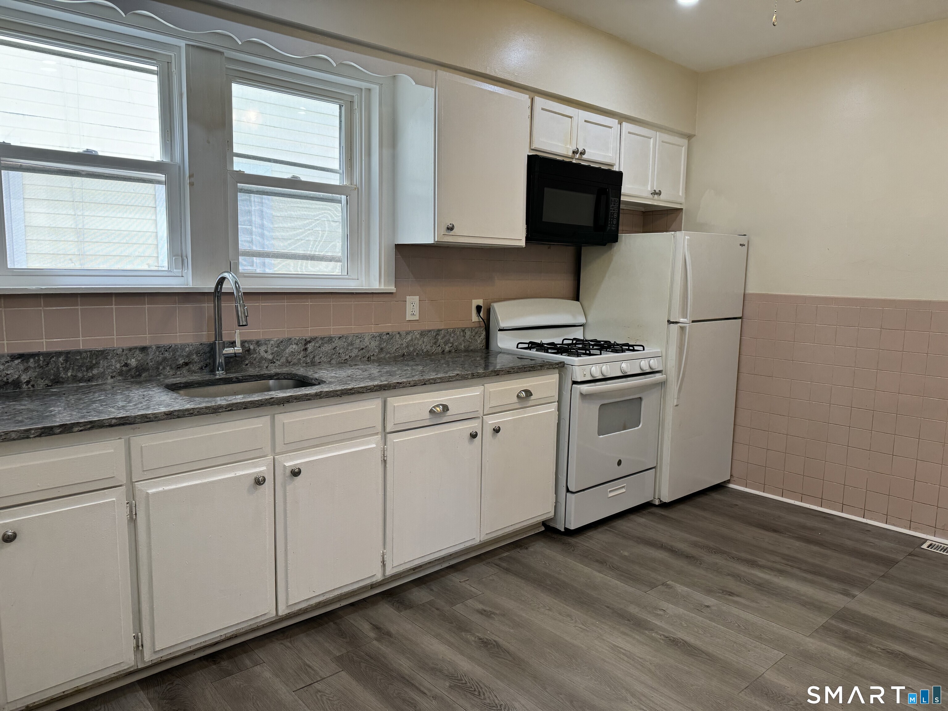 66 Henry Street Property Photo 2