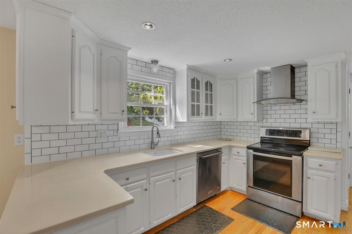 117 Hyde Road Property Photo 11