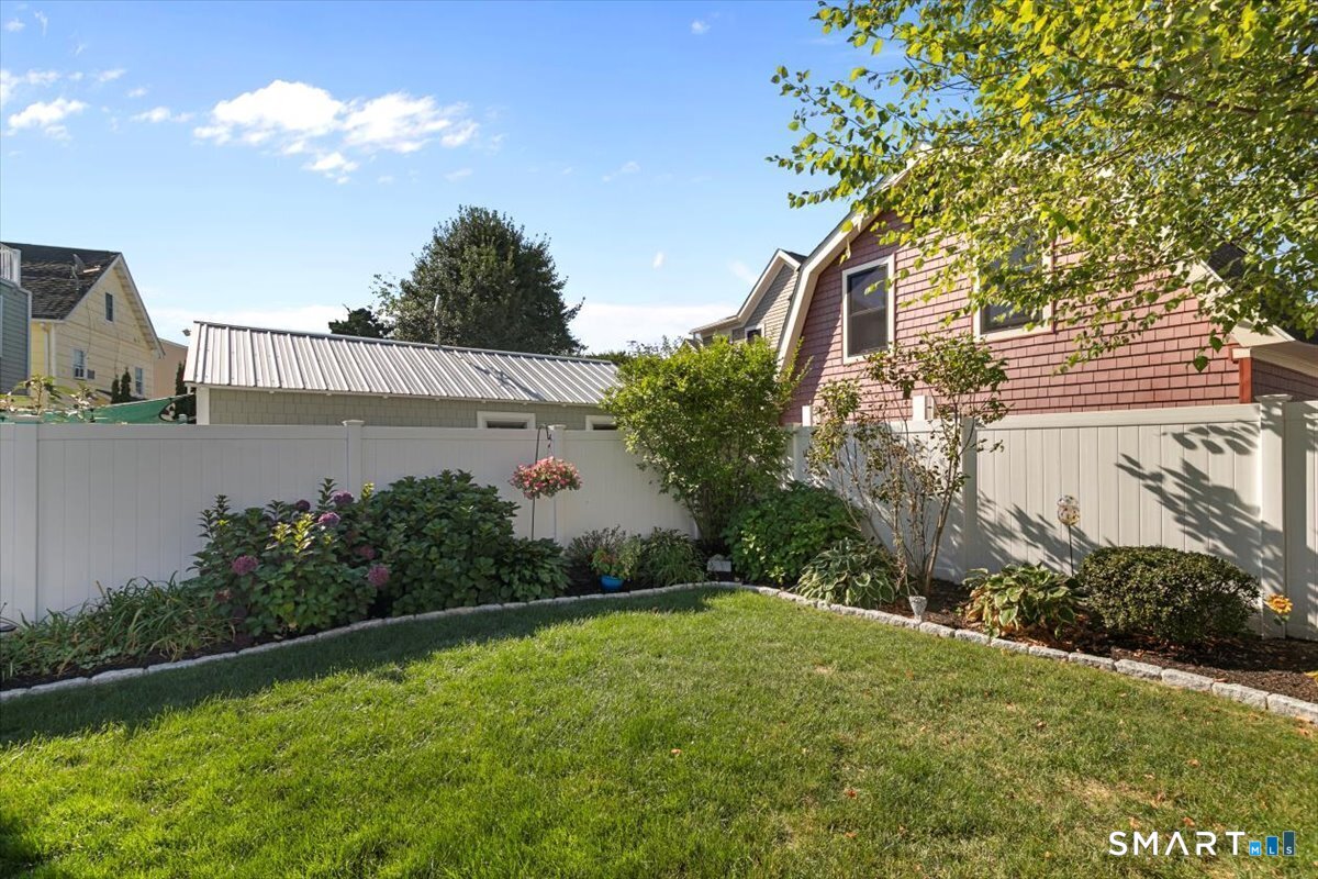 15 Elm Street Property Photo 39