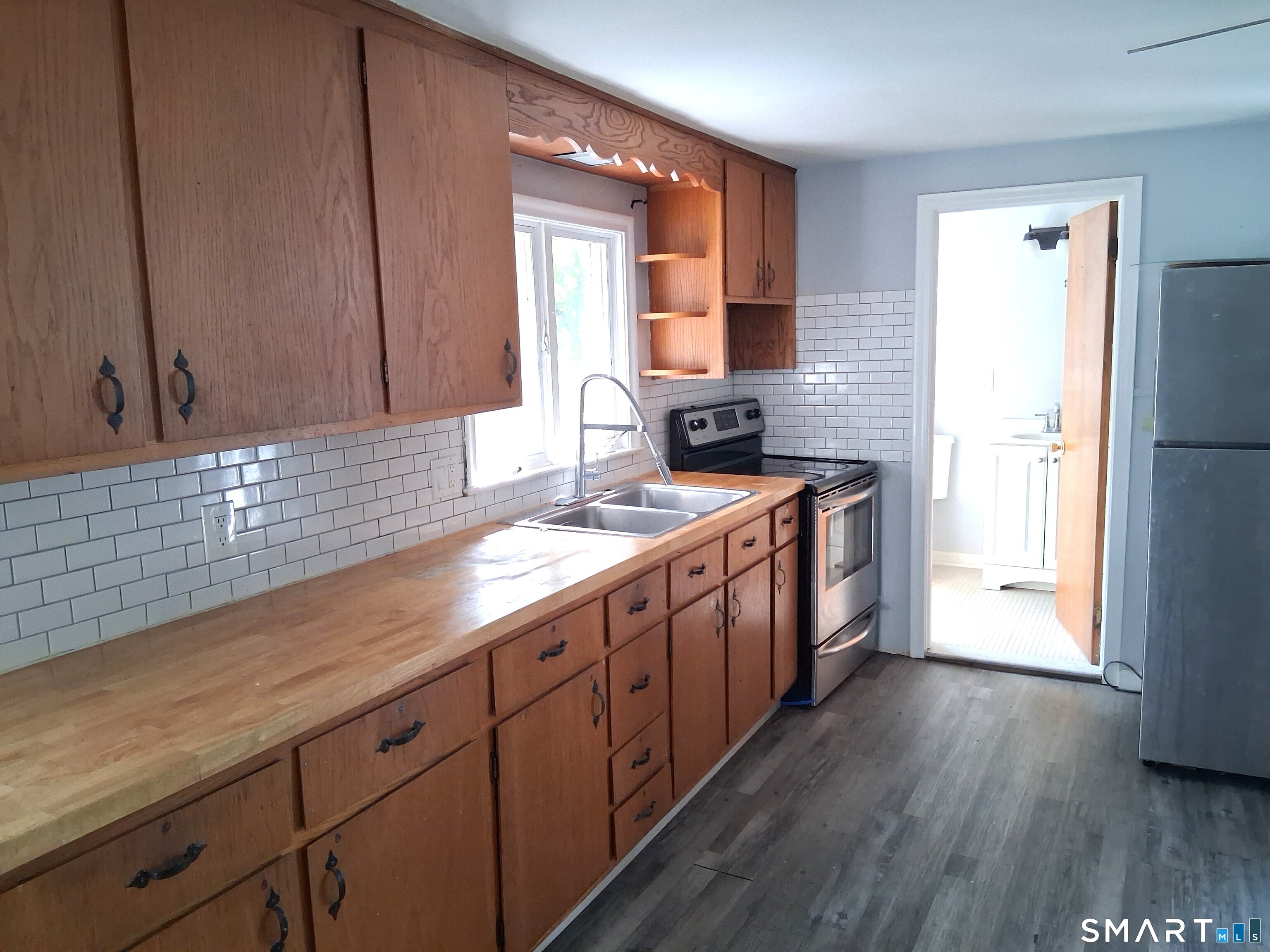 24200160 Property Photo 2