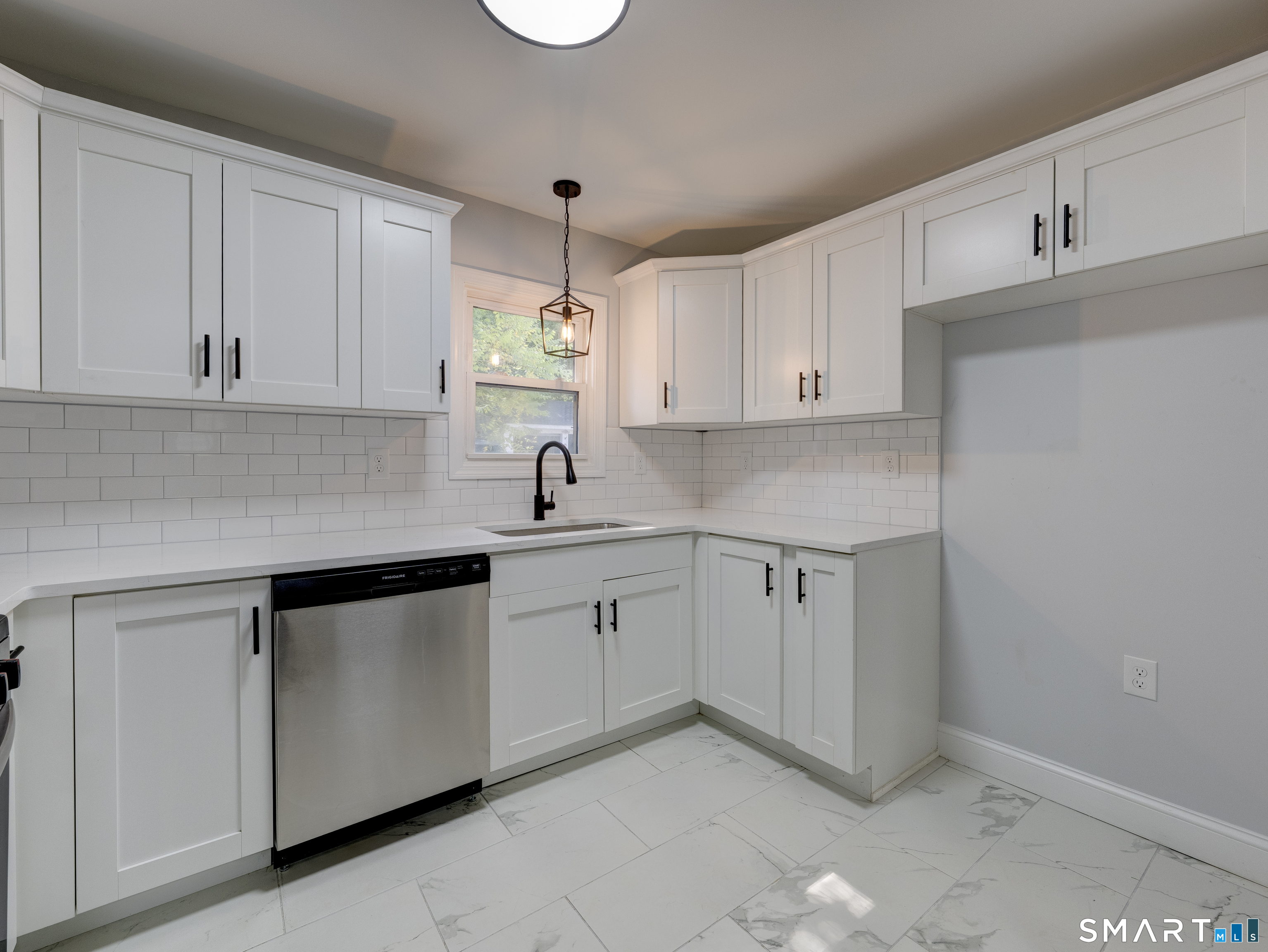 46 Middlefield Street Property Photo 12