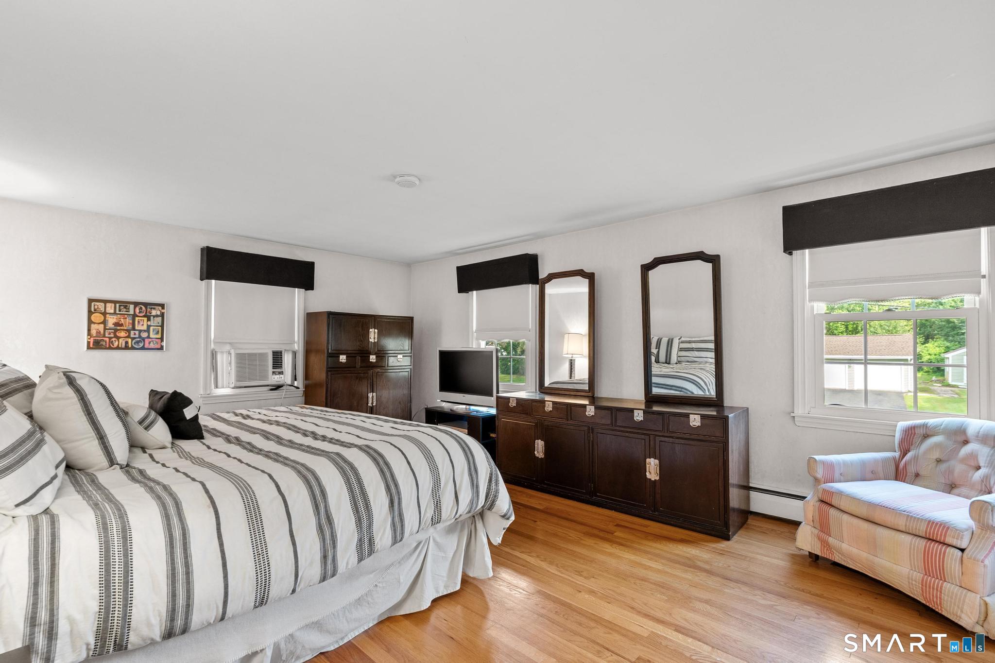 8 Robert Street Property Photo 25