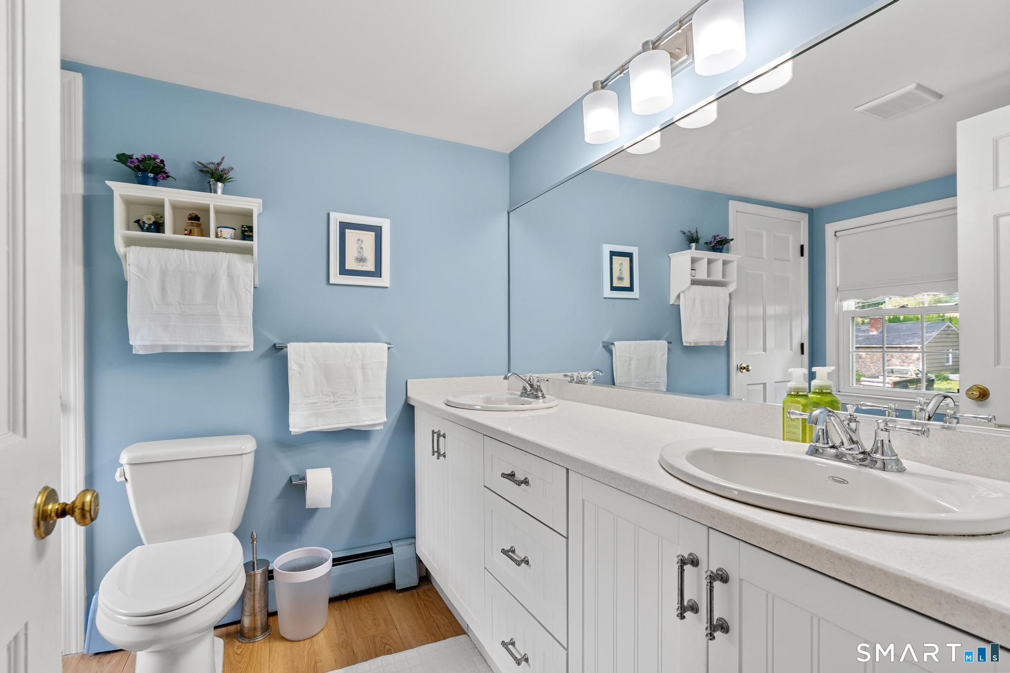 8 Robert Street Property Photo 27