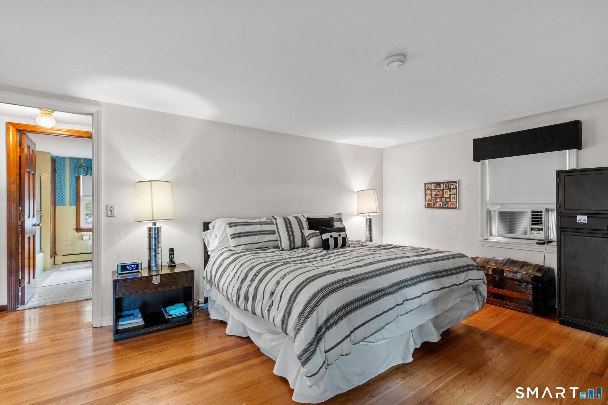 8 Robert Street Property Photo 29