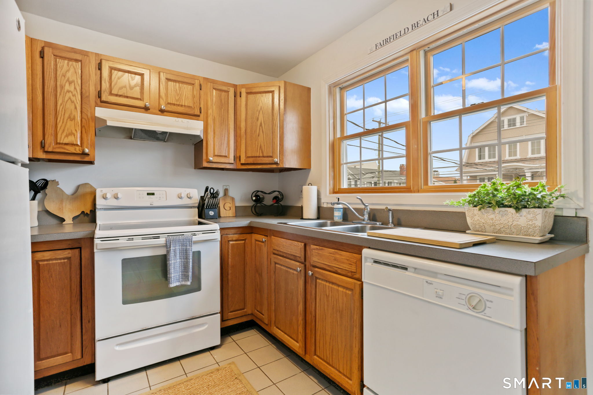 1236 Fairfield Beach Road Property Photo 8