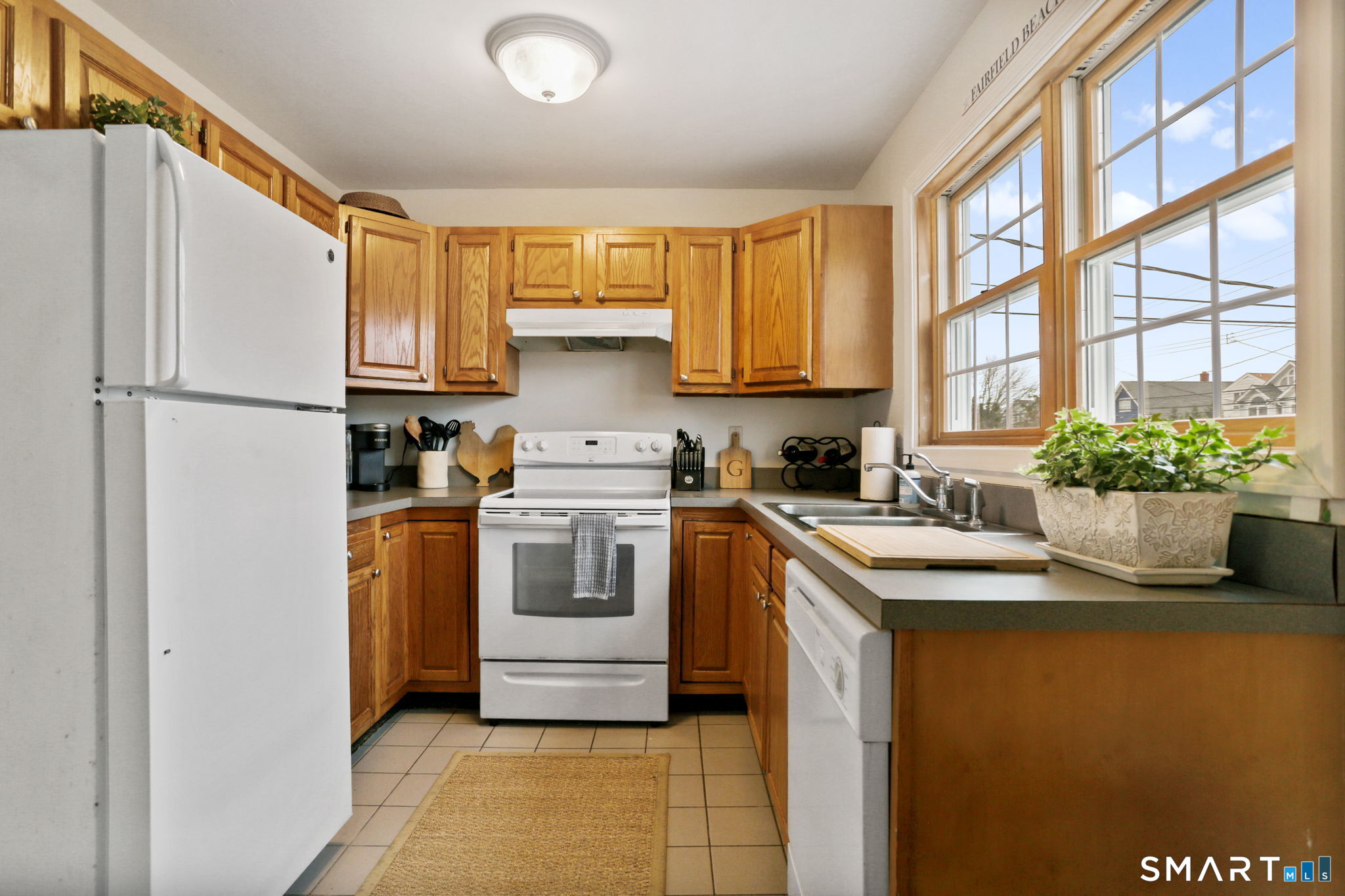 1236 Fairfield Beach Road Property Photo 9