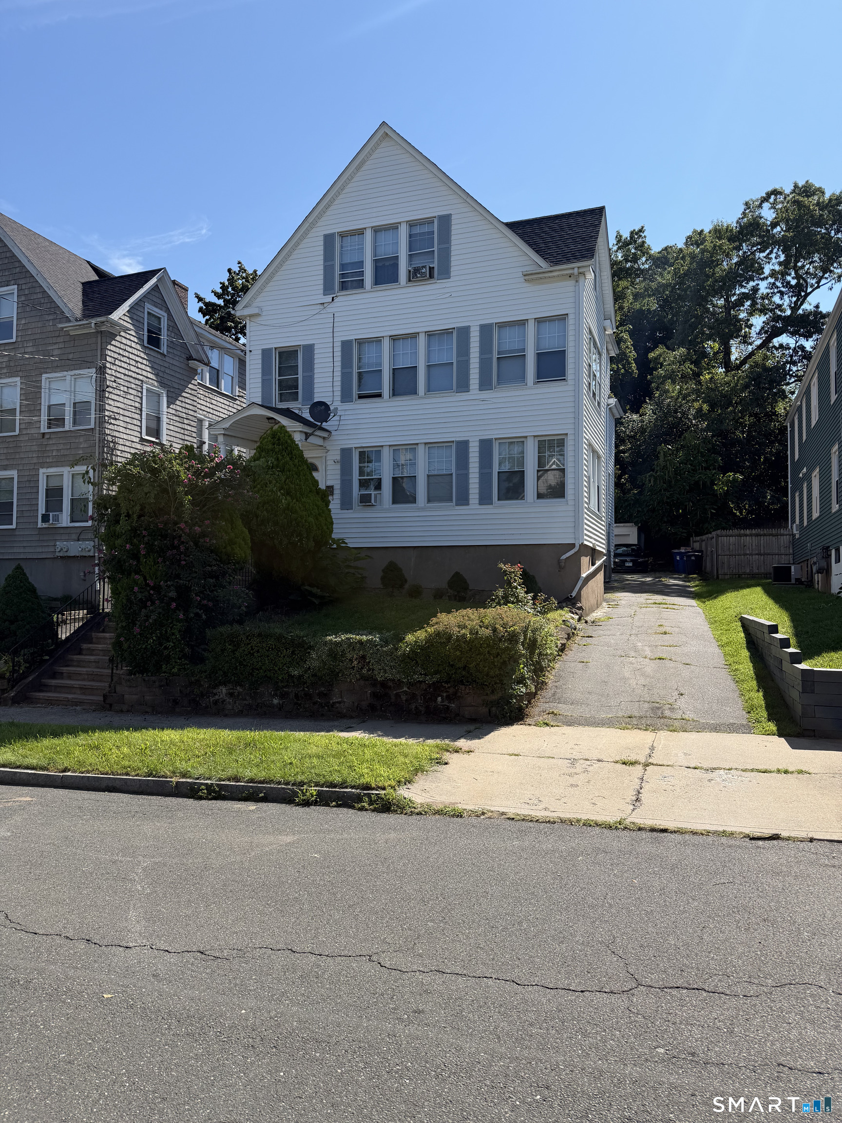 257 Sheffield Avenue Property Photo 1