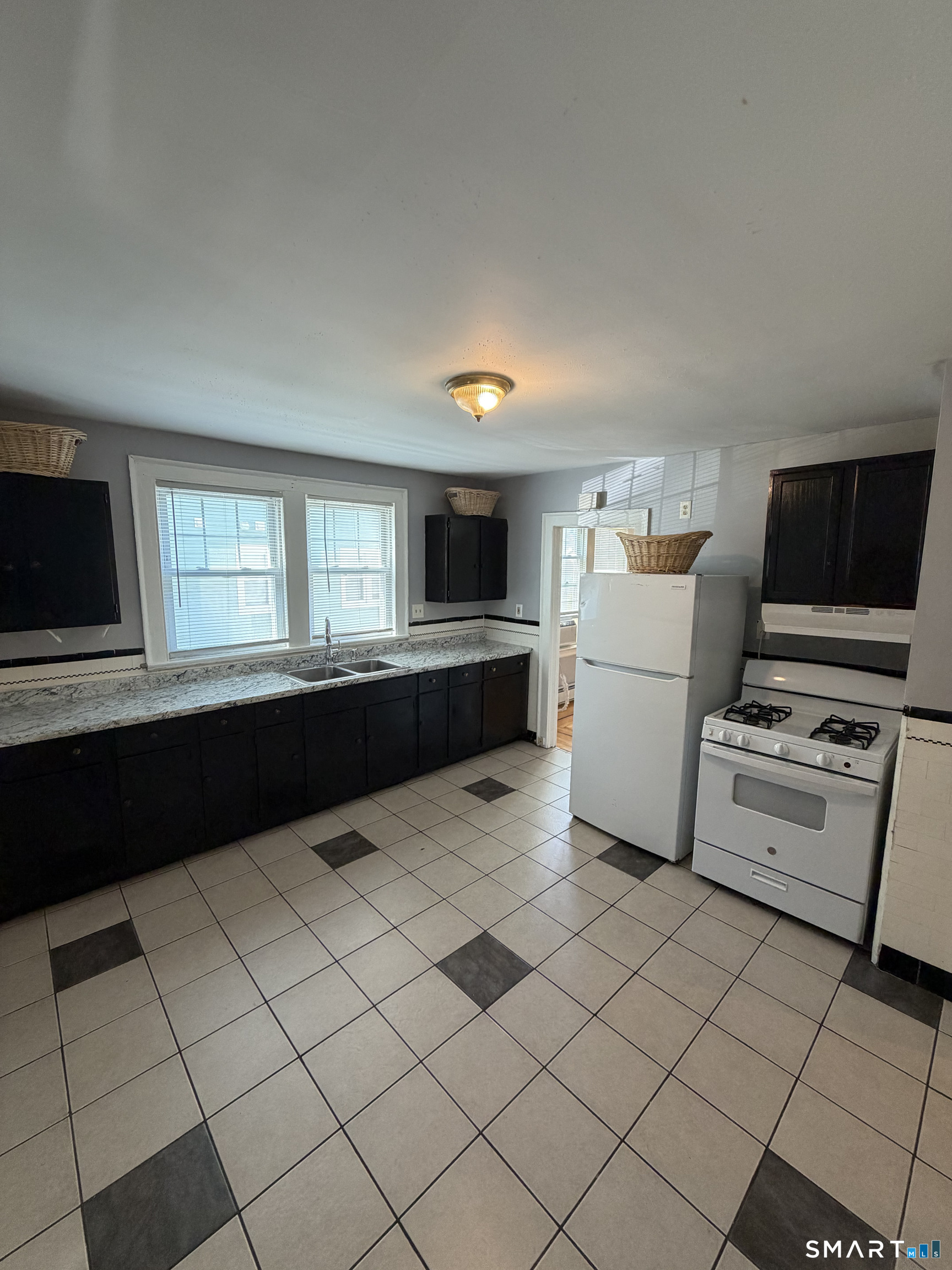 257 Sheffield Avenue Property Photo 3