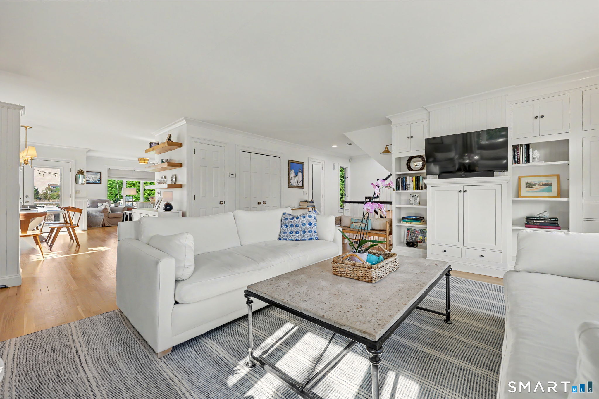 738 Rowland Road Property Photo 6