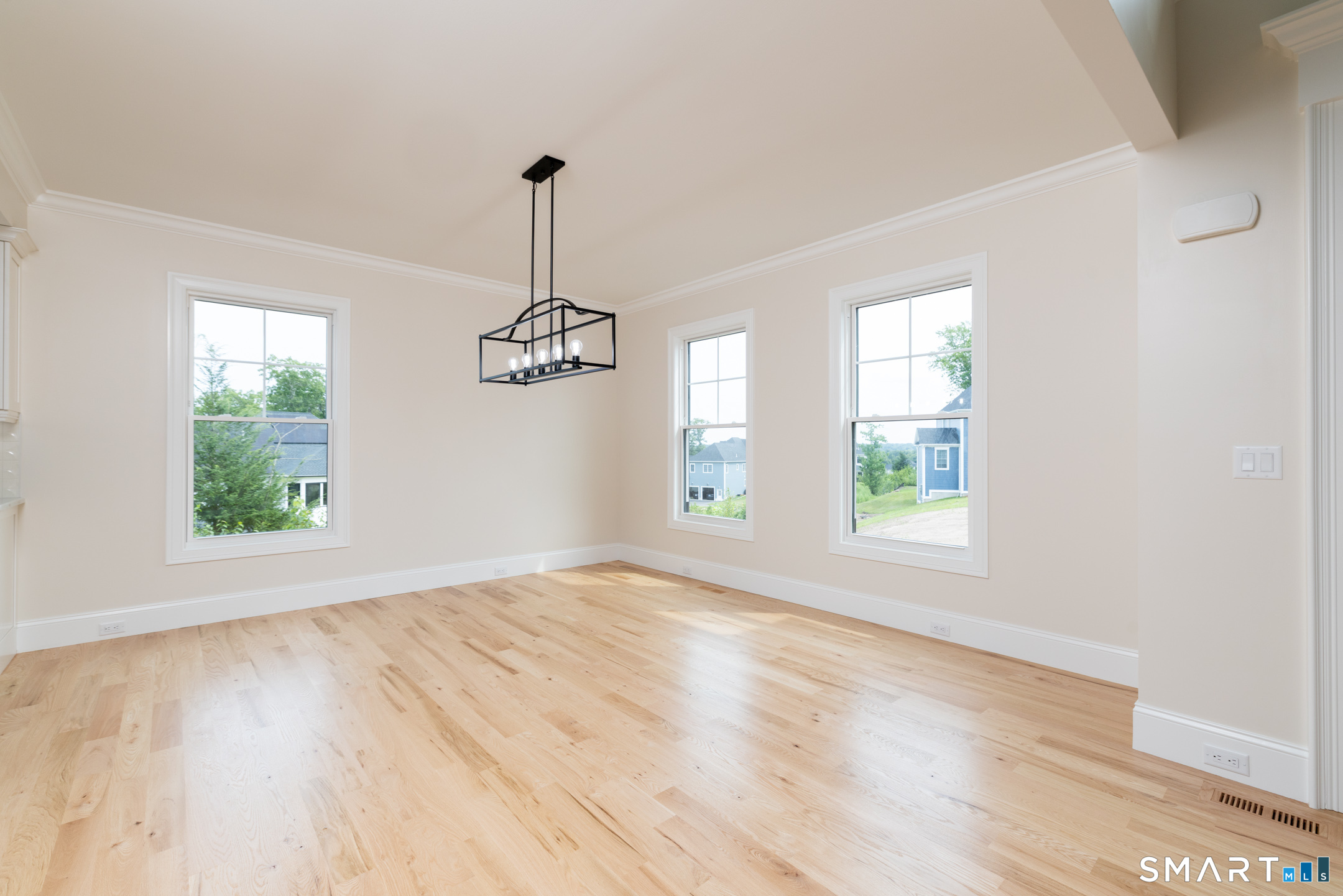 5 Steven Circle Property Photo 4