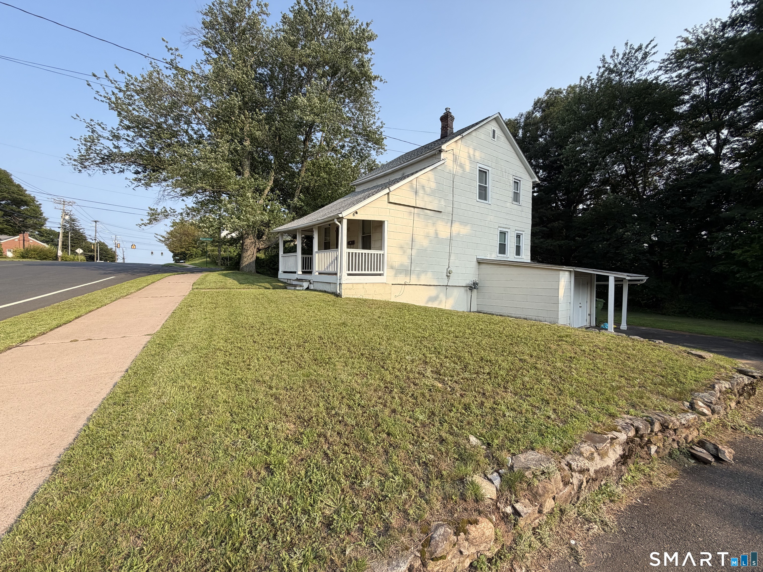 539 Bloomfield Avenue Property Photo 3