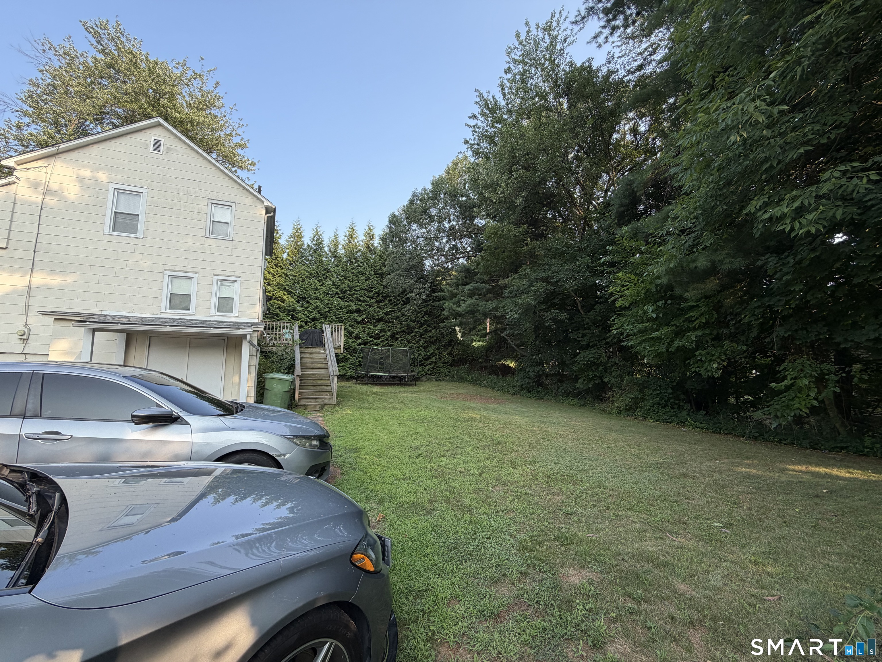 539 Bloomfield Avenue Property Photo 4