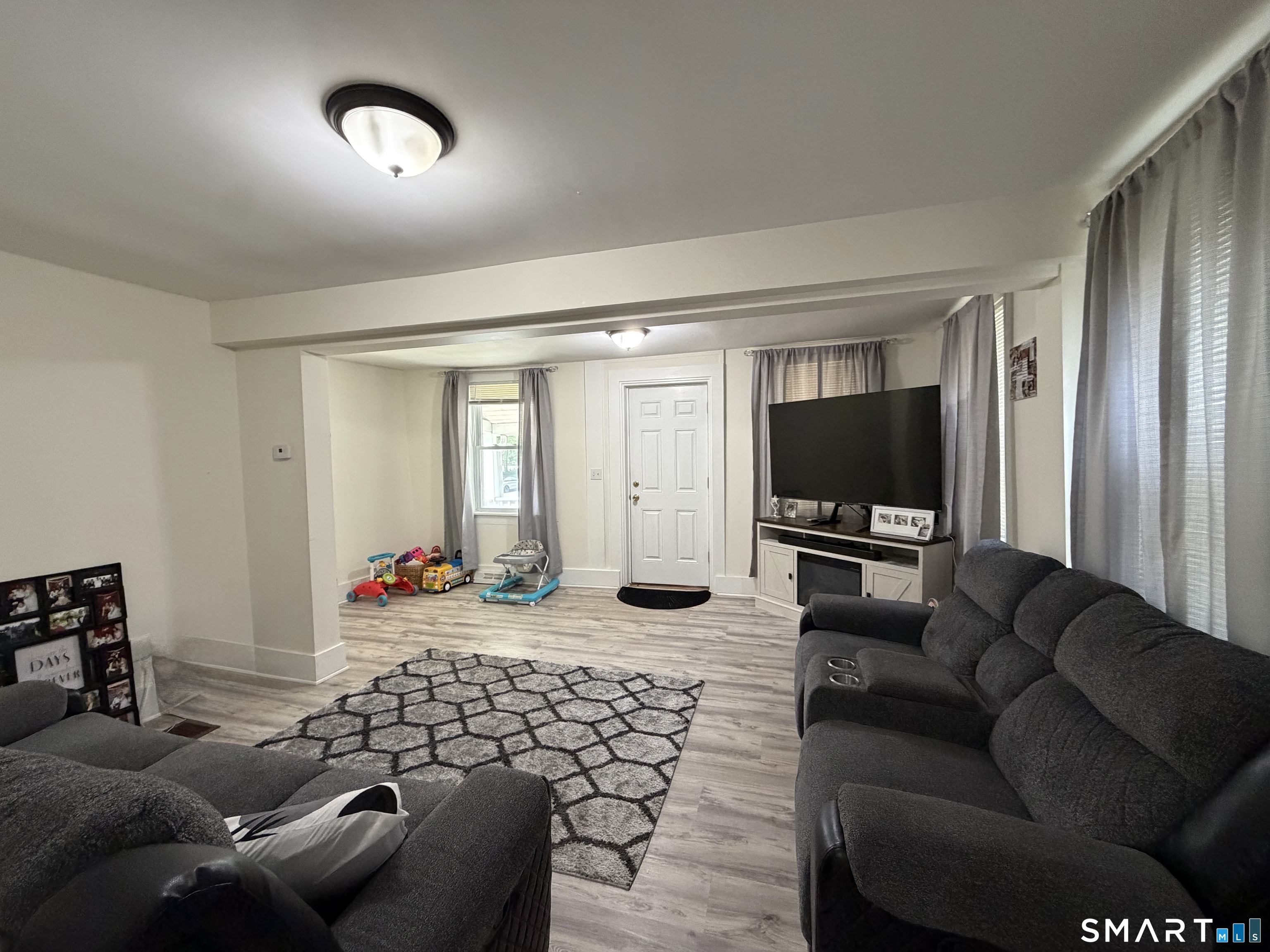 539 Bloomfield Avenue Property Photo 7