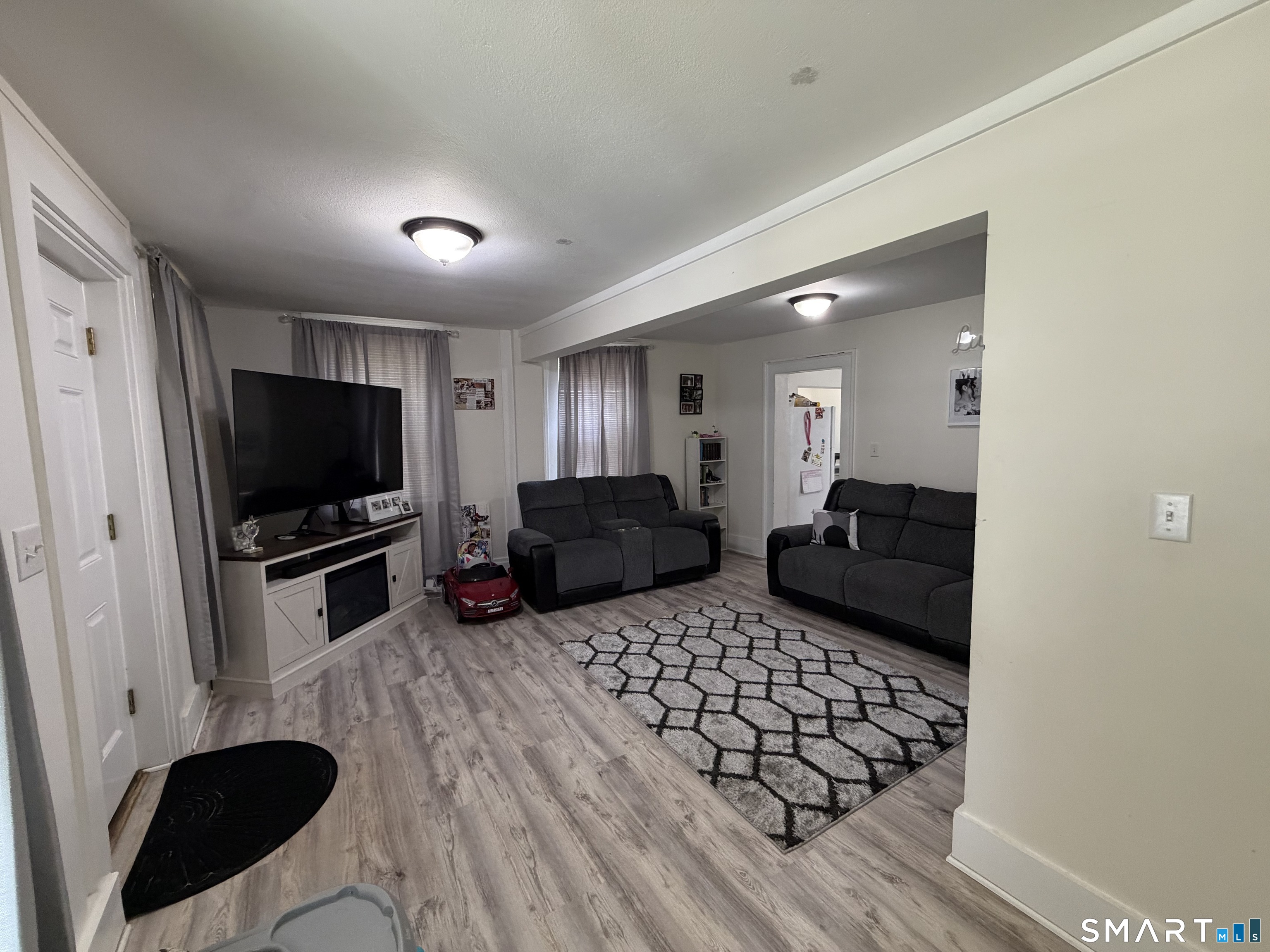 539 Bloomfield Avenue Property Photo 8