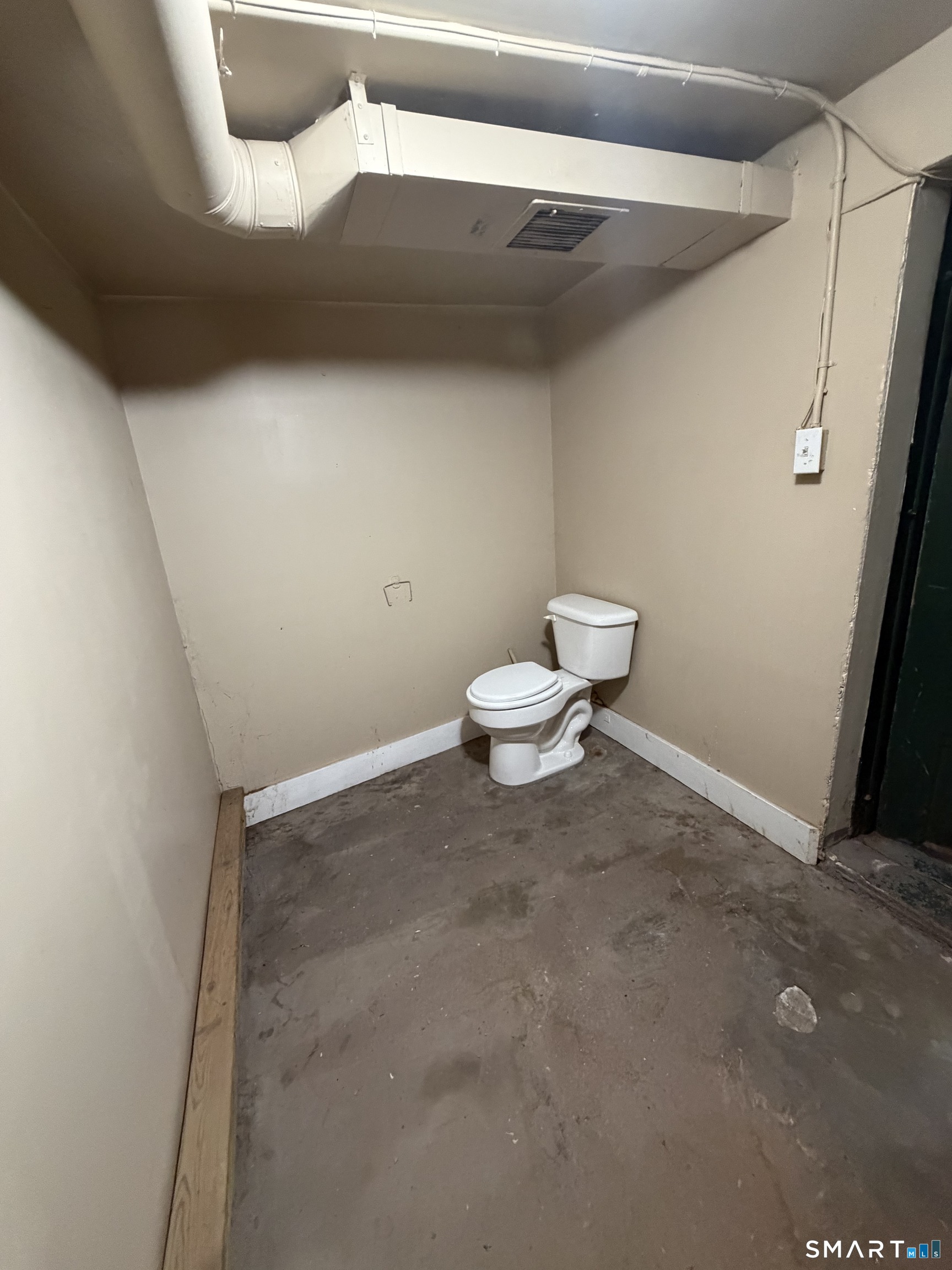539 Bloomfield Avenue Property Photo 18