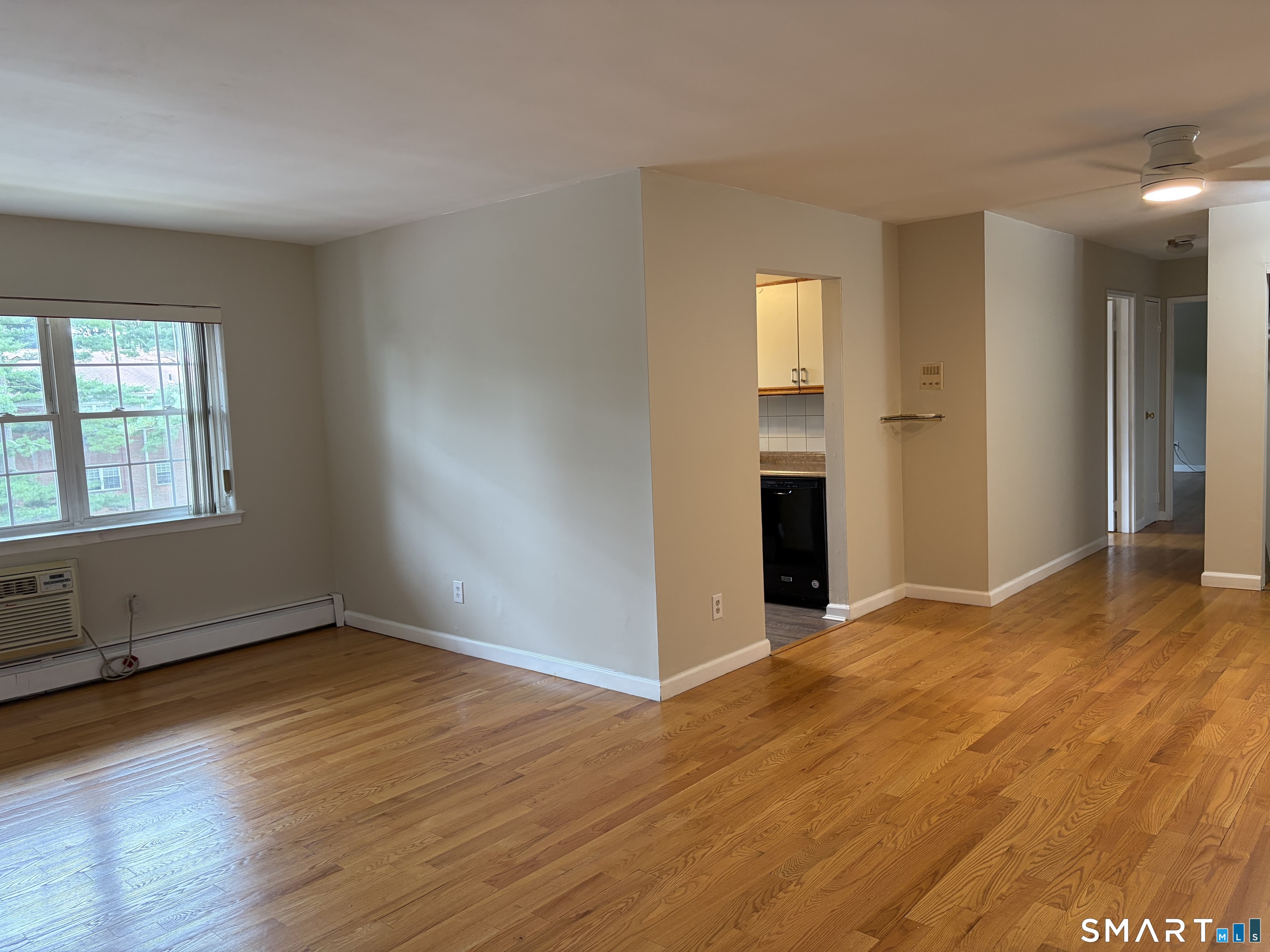 1070 New Haven 70 Avenue Property Photo 7