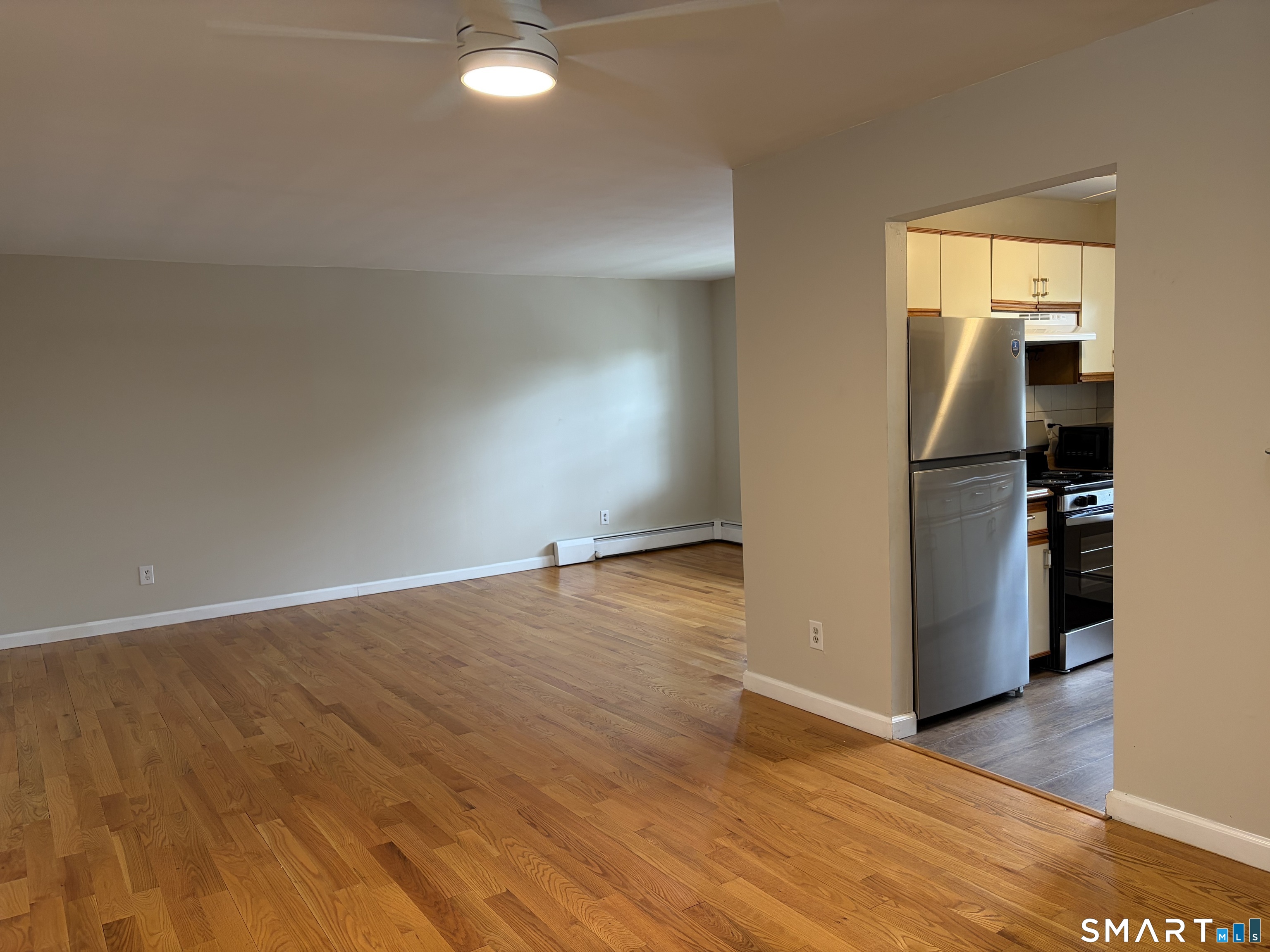 1070 New Haven 70 Avenue Property Photo 9