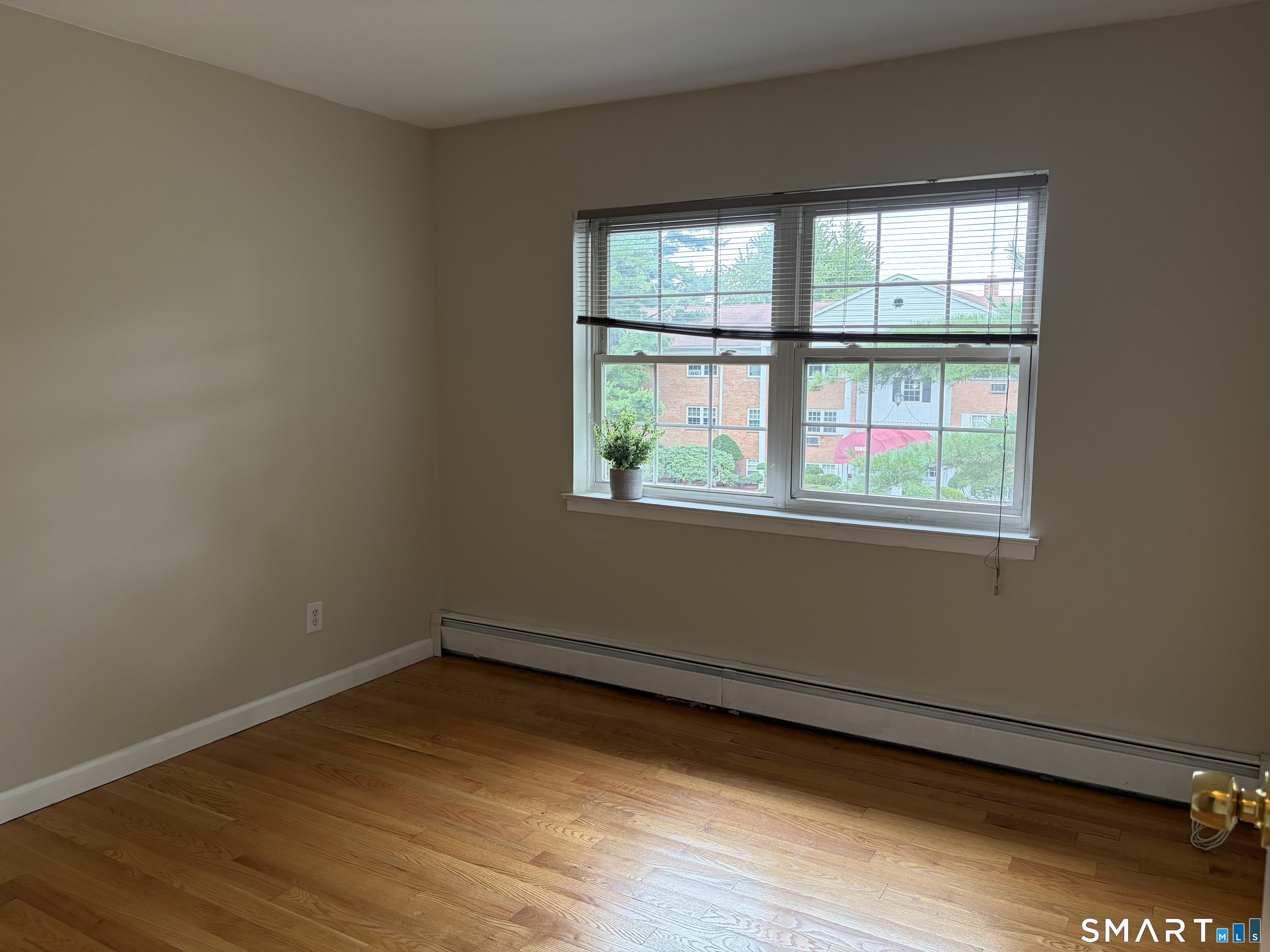 1070 New Haven 70 Avenue Property Photo 10