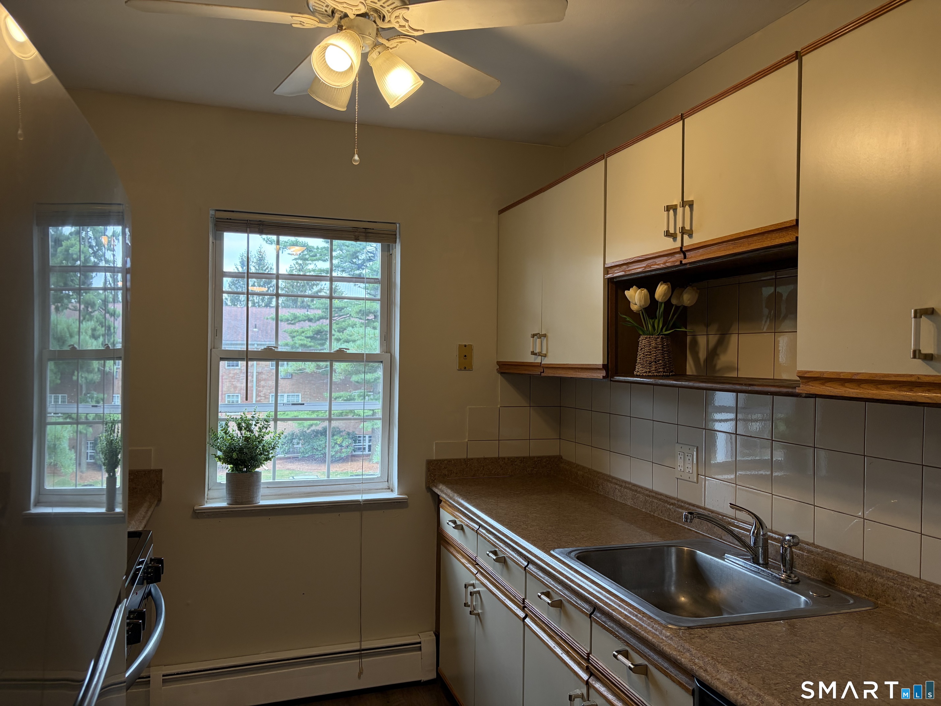 1070 New Haven 70 Avenue Property Photo 12