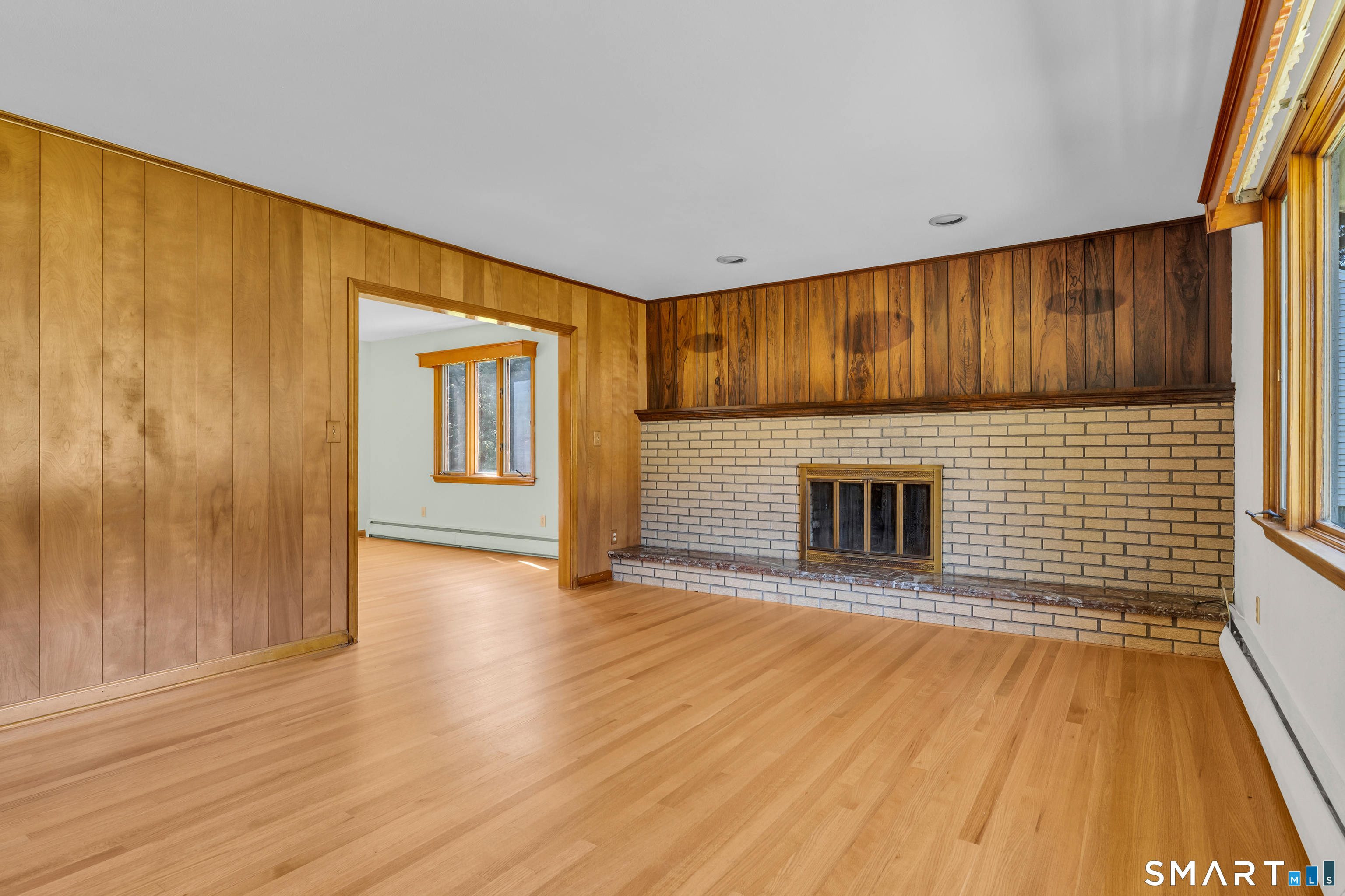 98 Upper State Street Property Photo 6