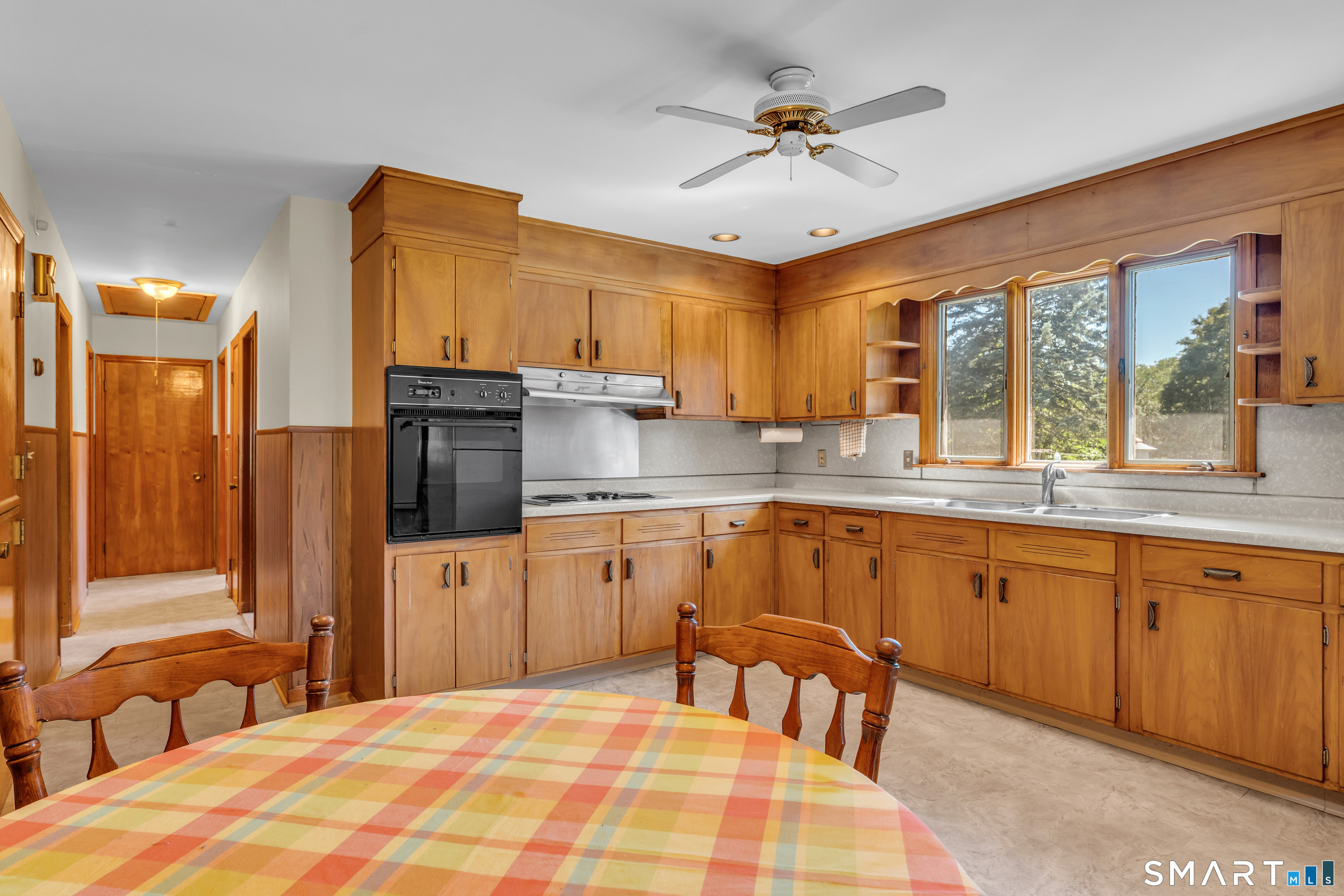 98 Upper State Street Property Photo 17
