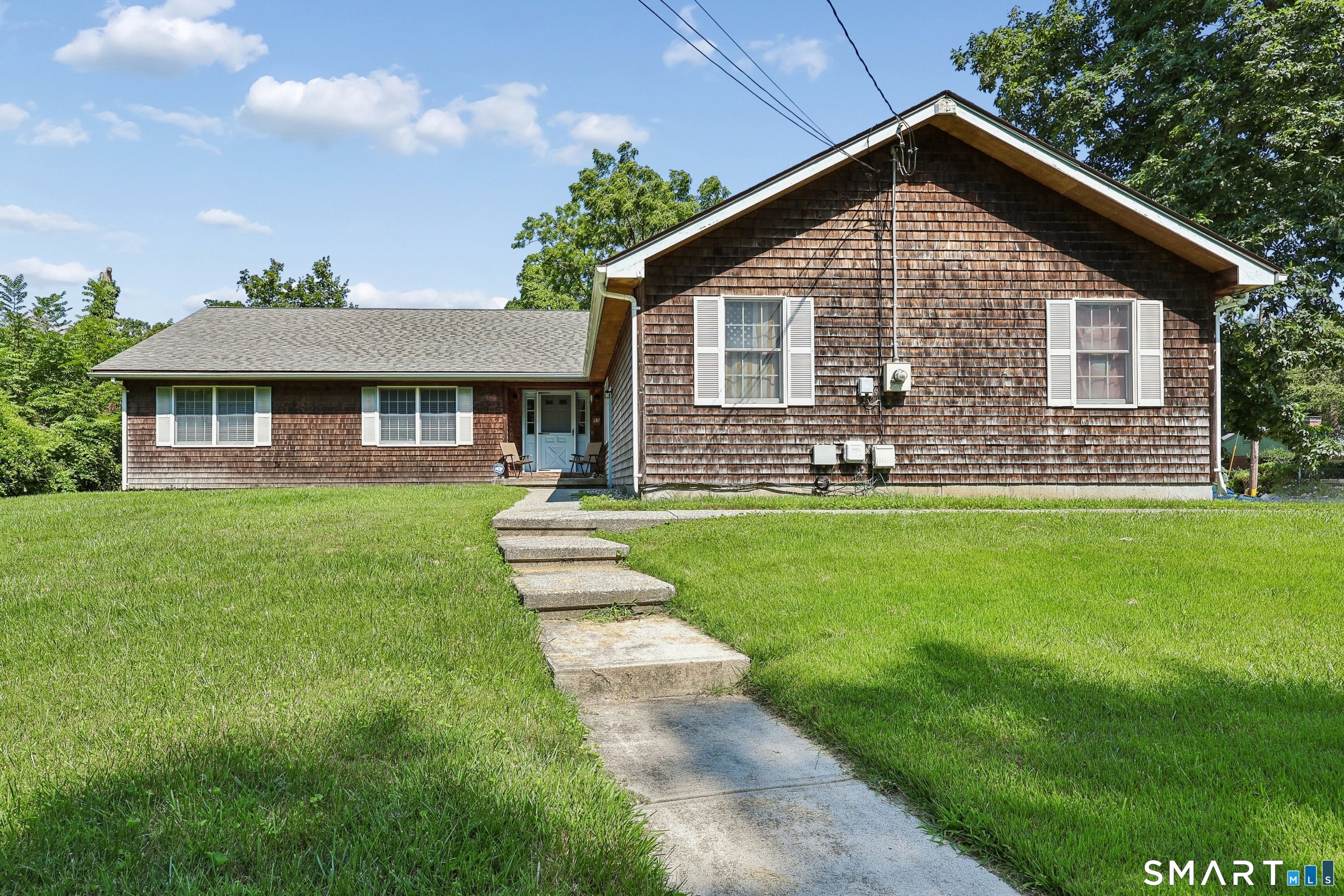 95 Parkway South Property Photo 2