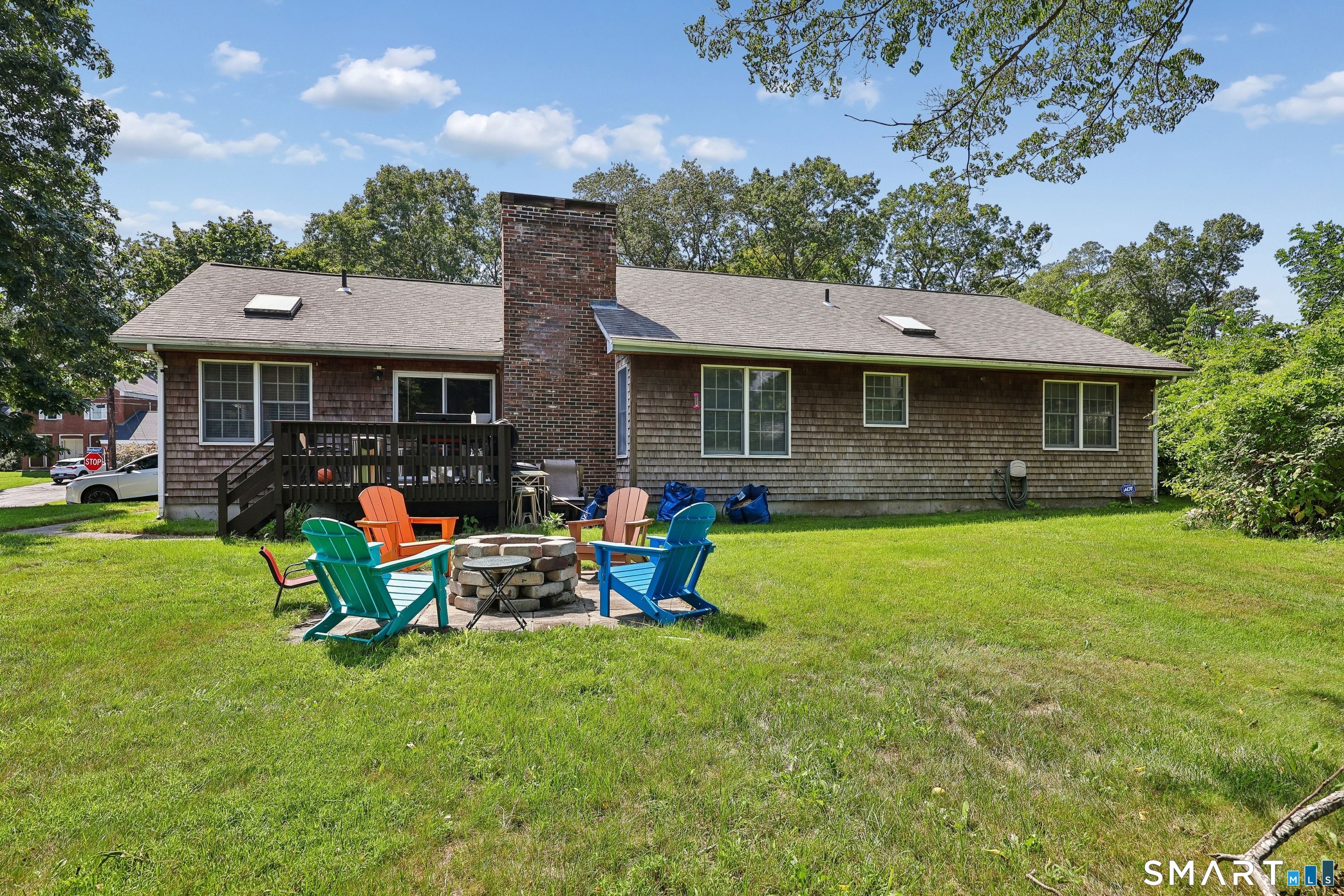 95 Parkway South Property Photo 3