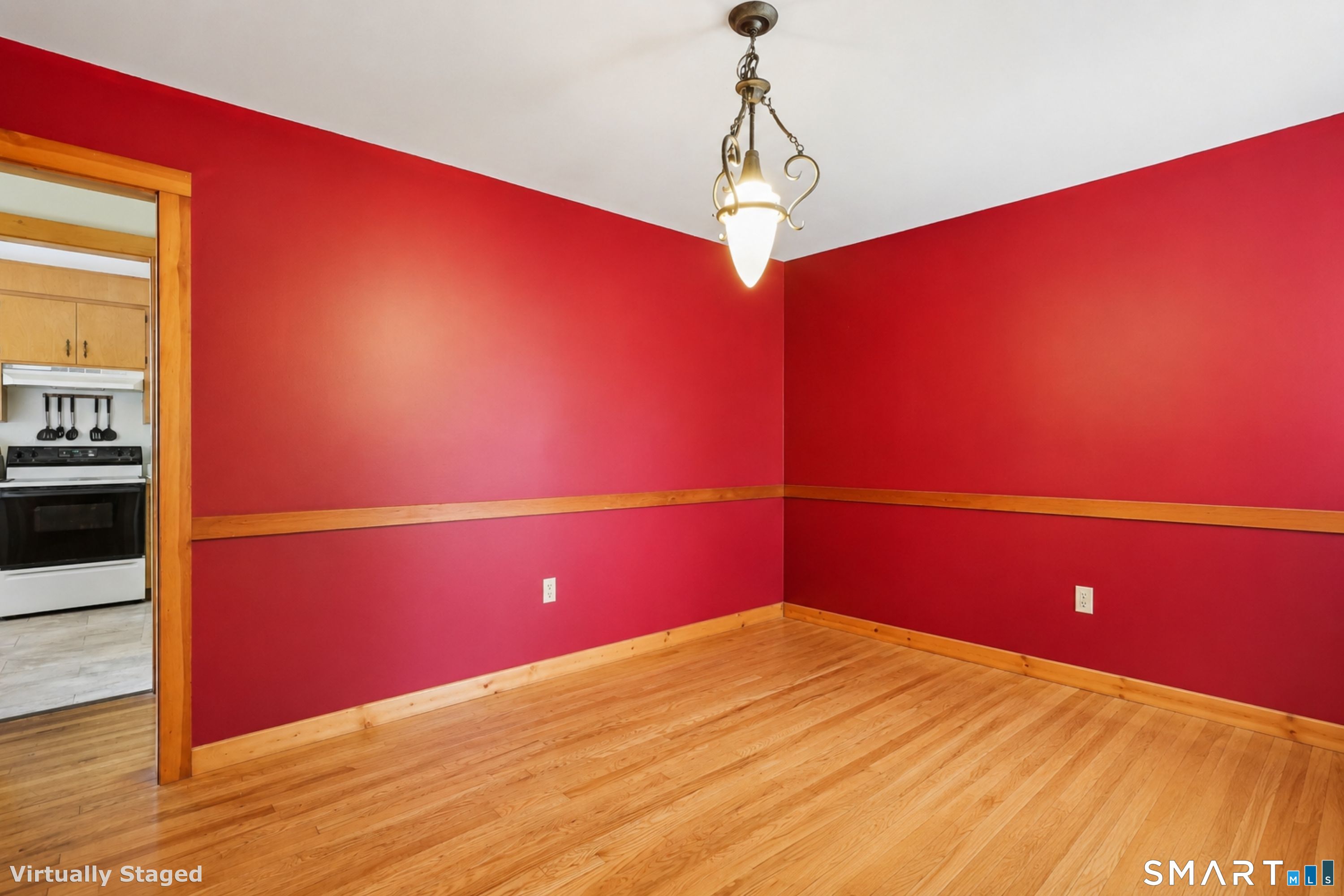 95 Parkway South Property Photo 11