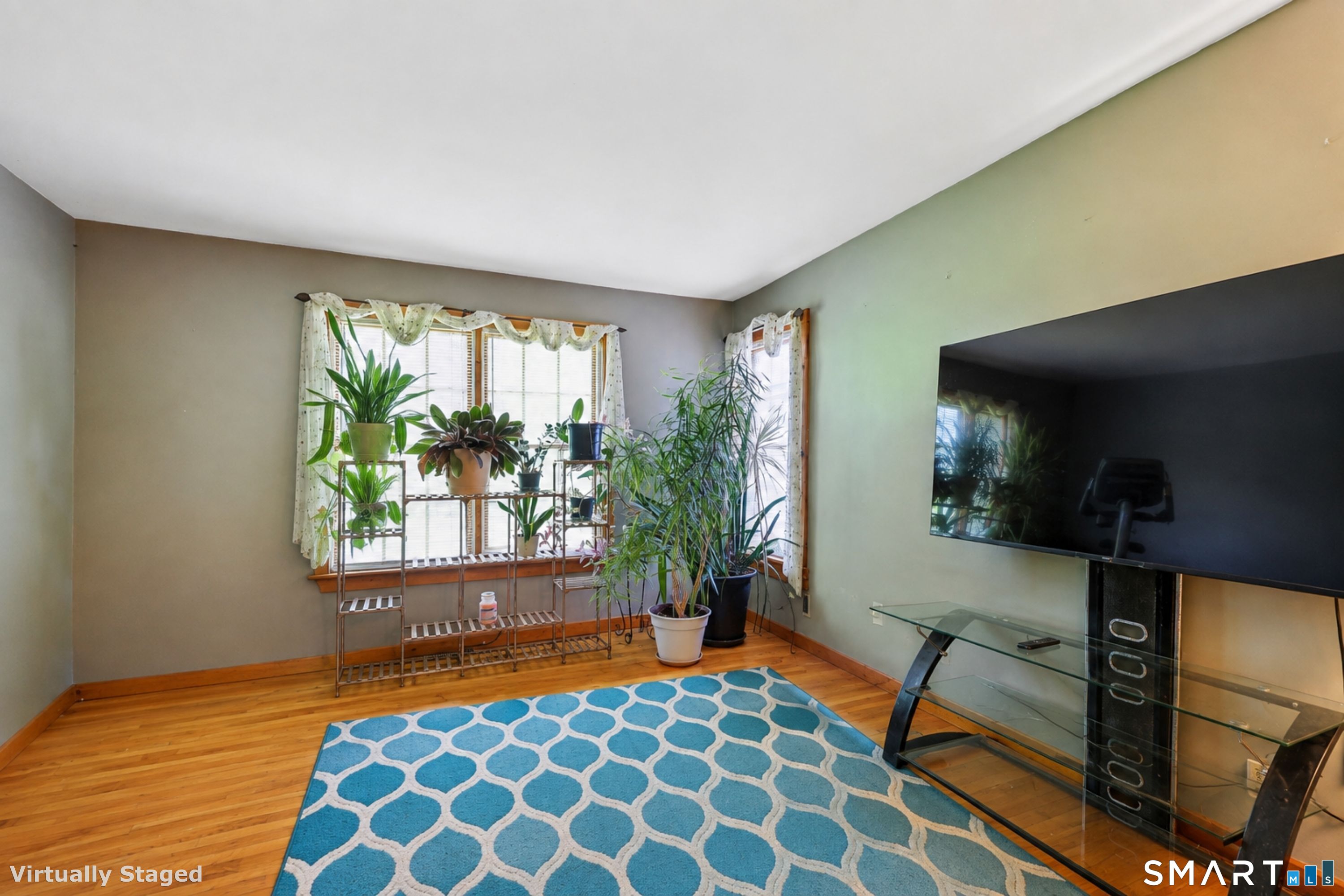 95 Parkway South Property Photo 19