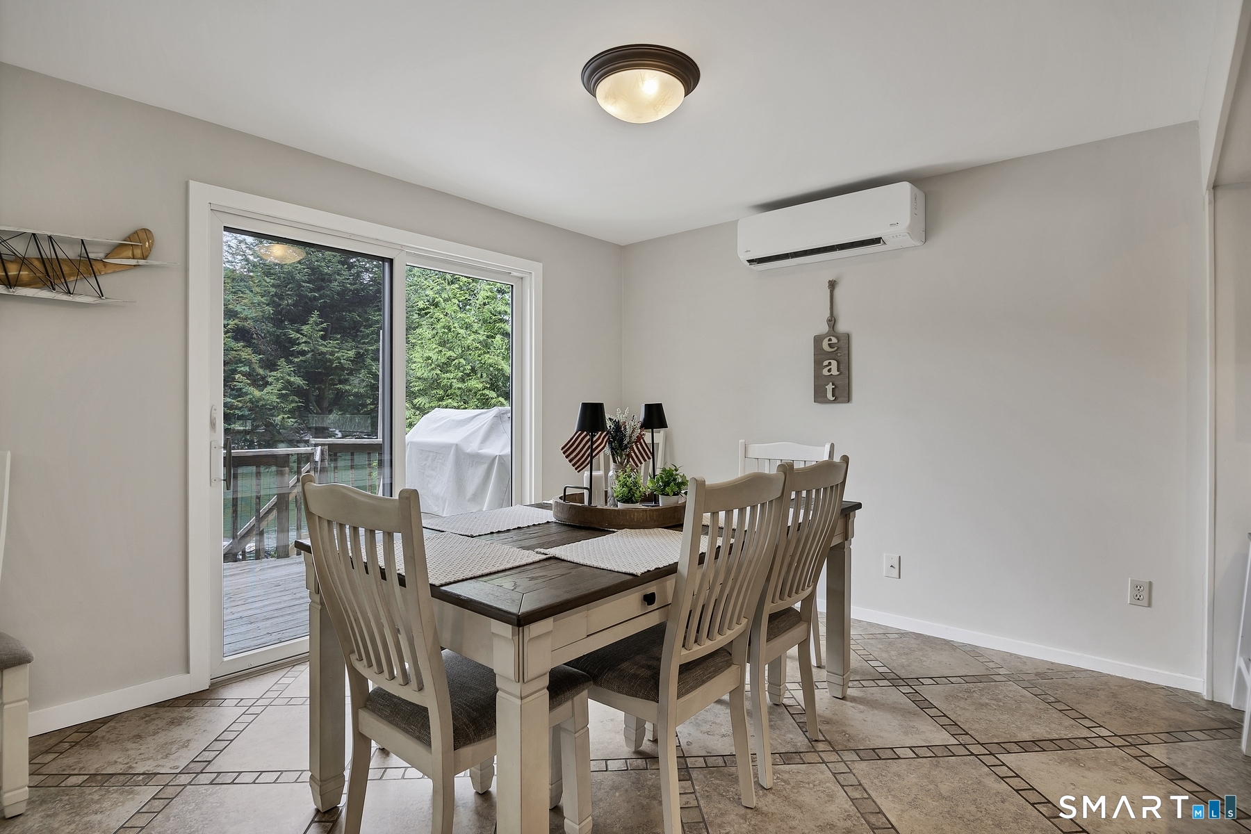 11 Candlewood Road Property Photo 9