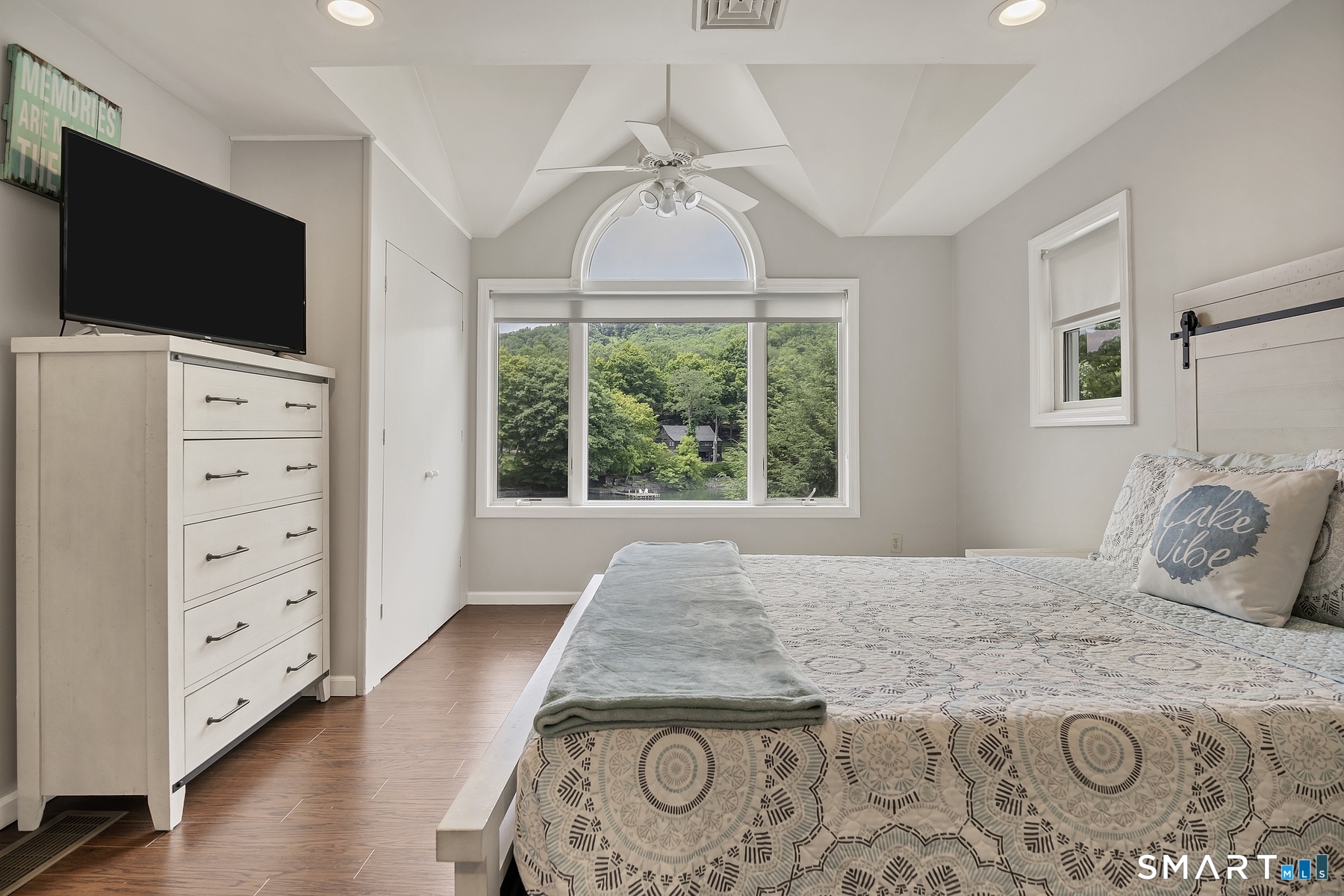 11 Candlewood Road Property Photo 17