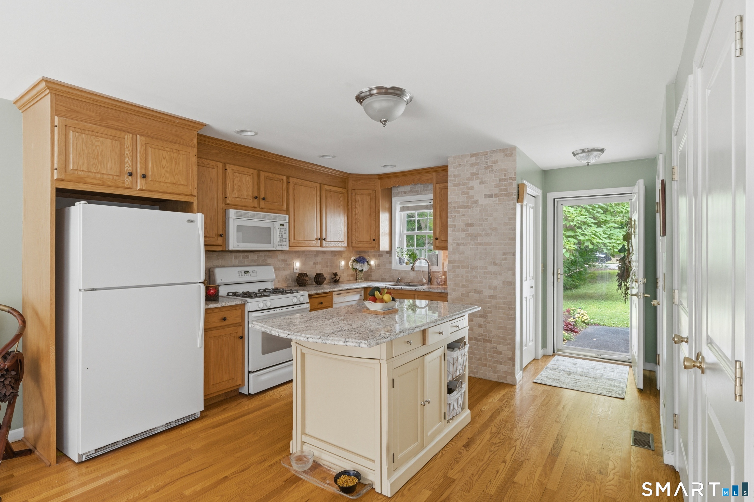 51 Academy B Lane Property Photo 6