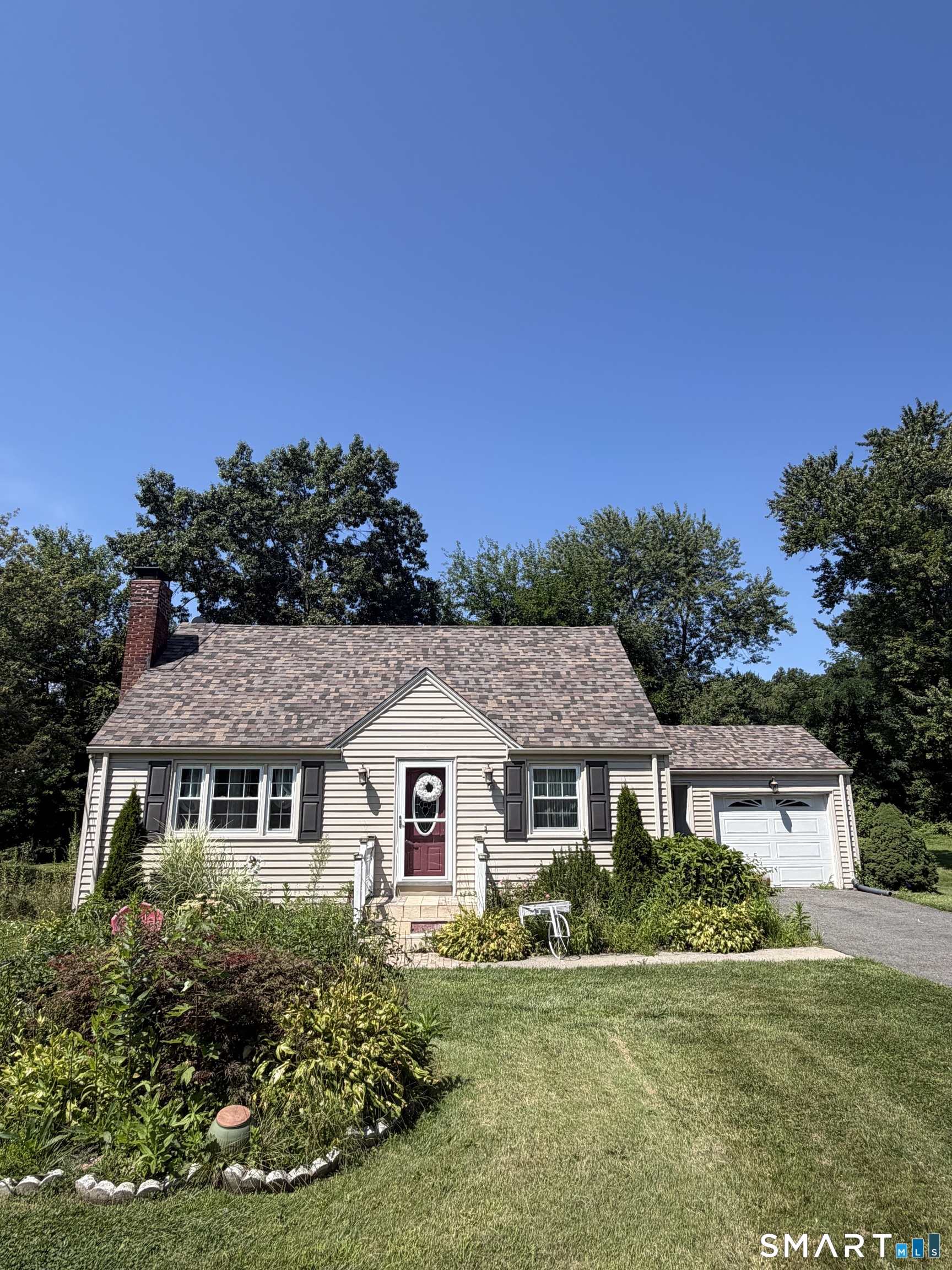 905 Plymouth Street Property Photo 1