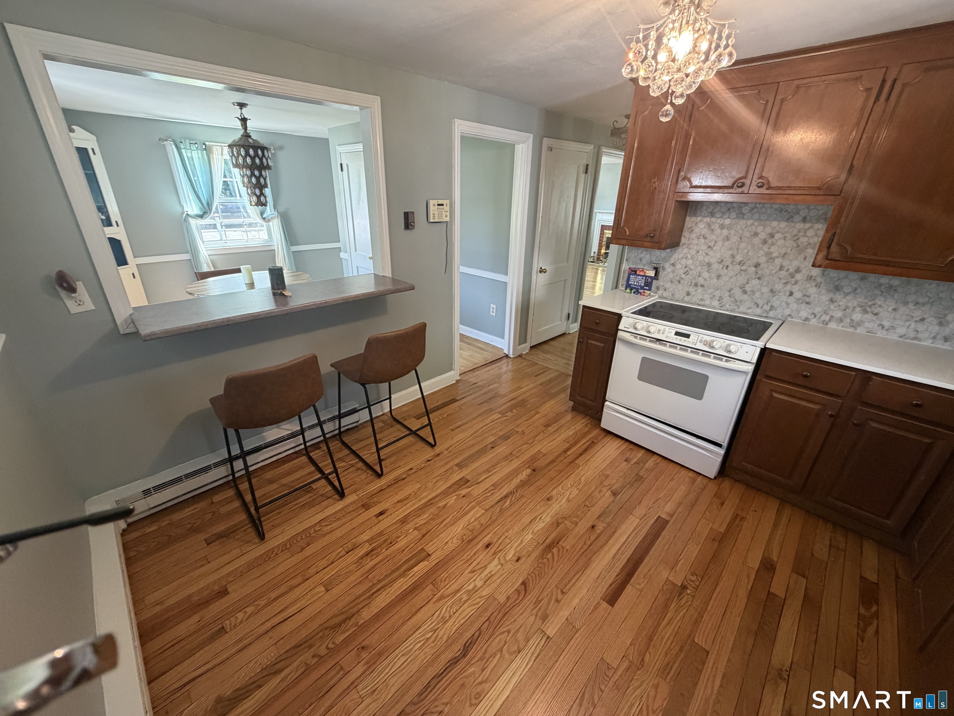 905 Plymouth Street Property Photo 4