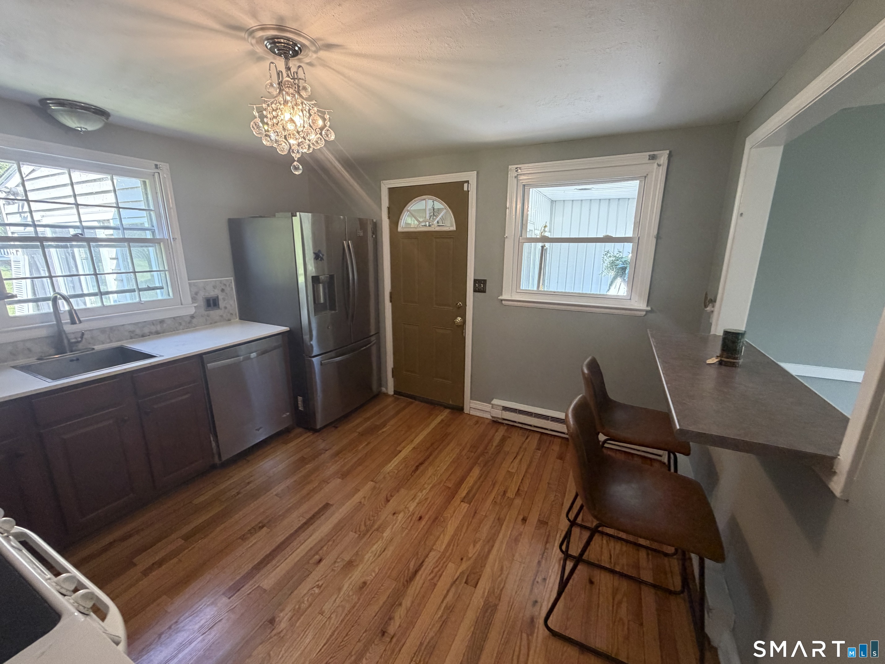 905 Plymouth Street Property Photo 5
