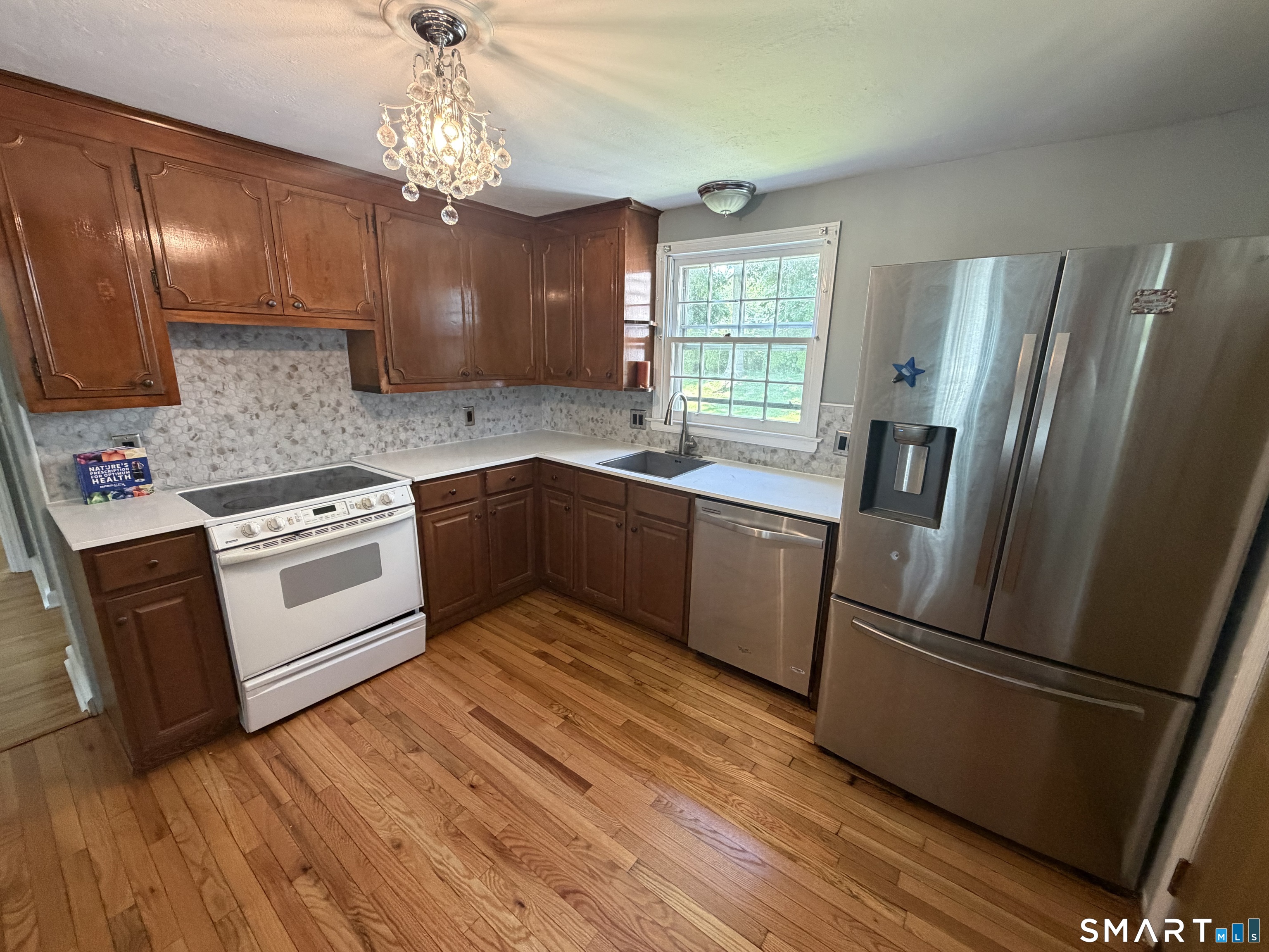 905 Plymouth Street Property Photo 11