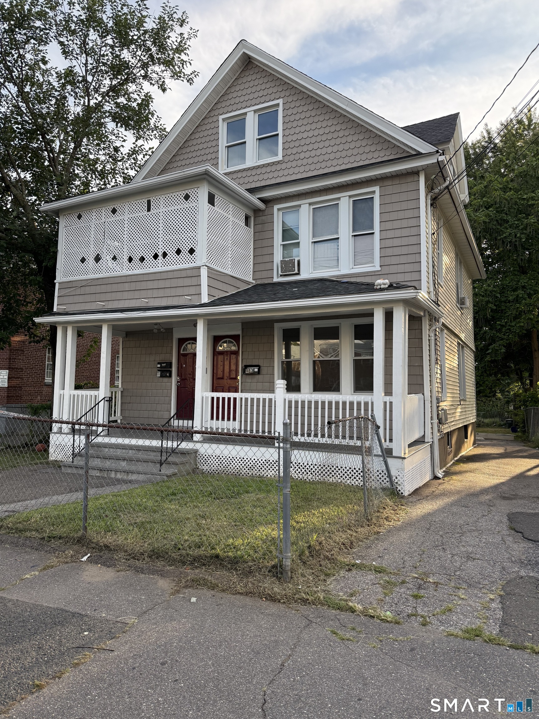981 William Street Property Photo 1
