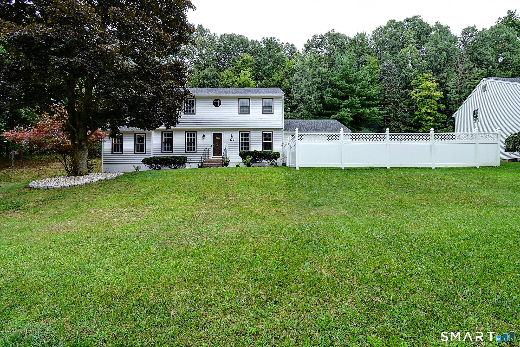 132 Woodfield Crossing Property Photo 2