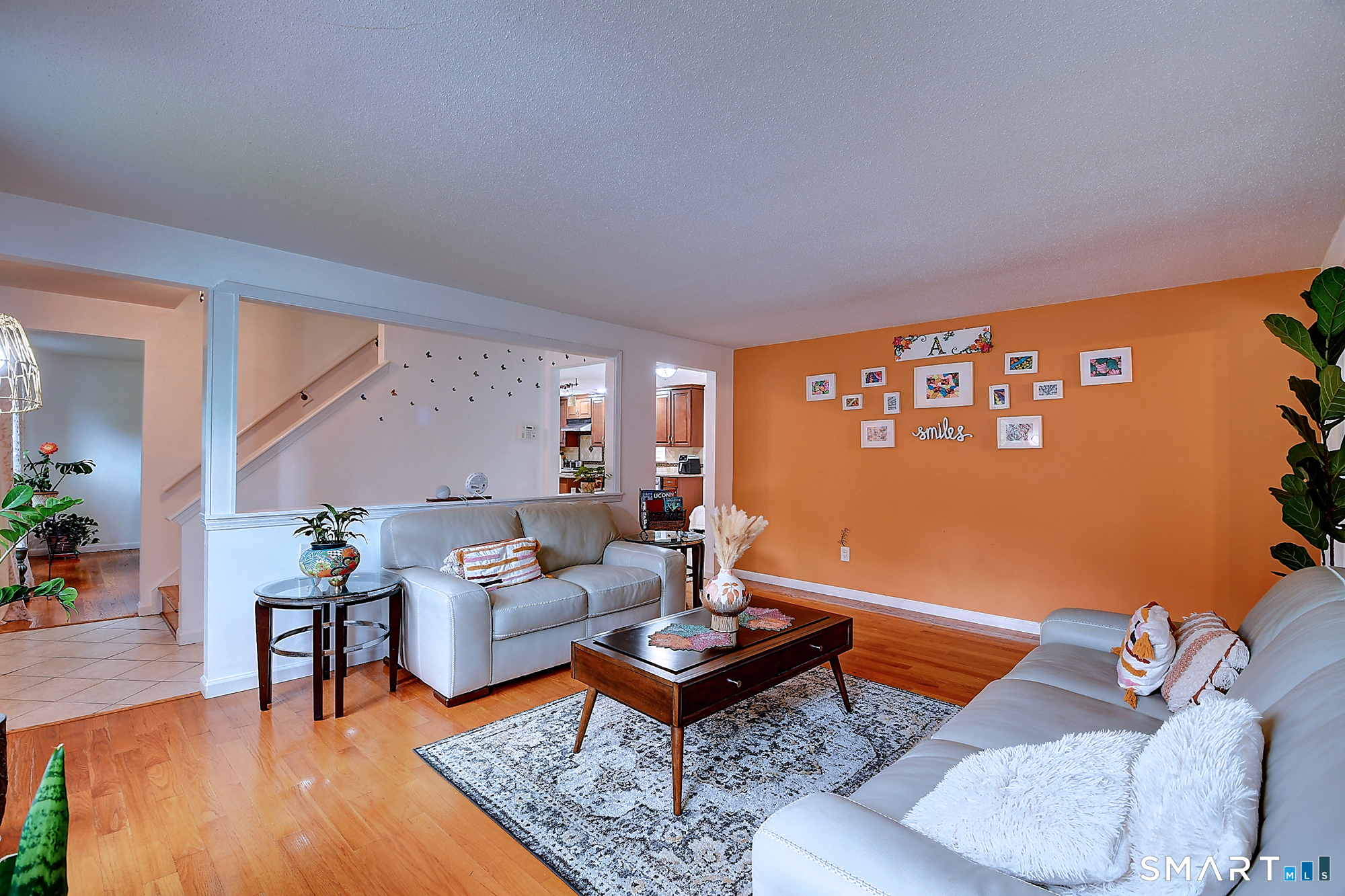 132 Woodfield Crossing Property Photo 4