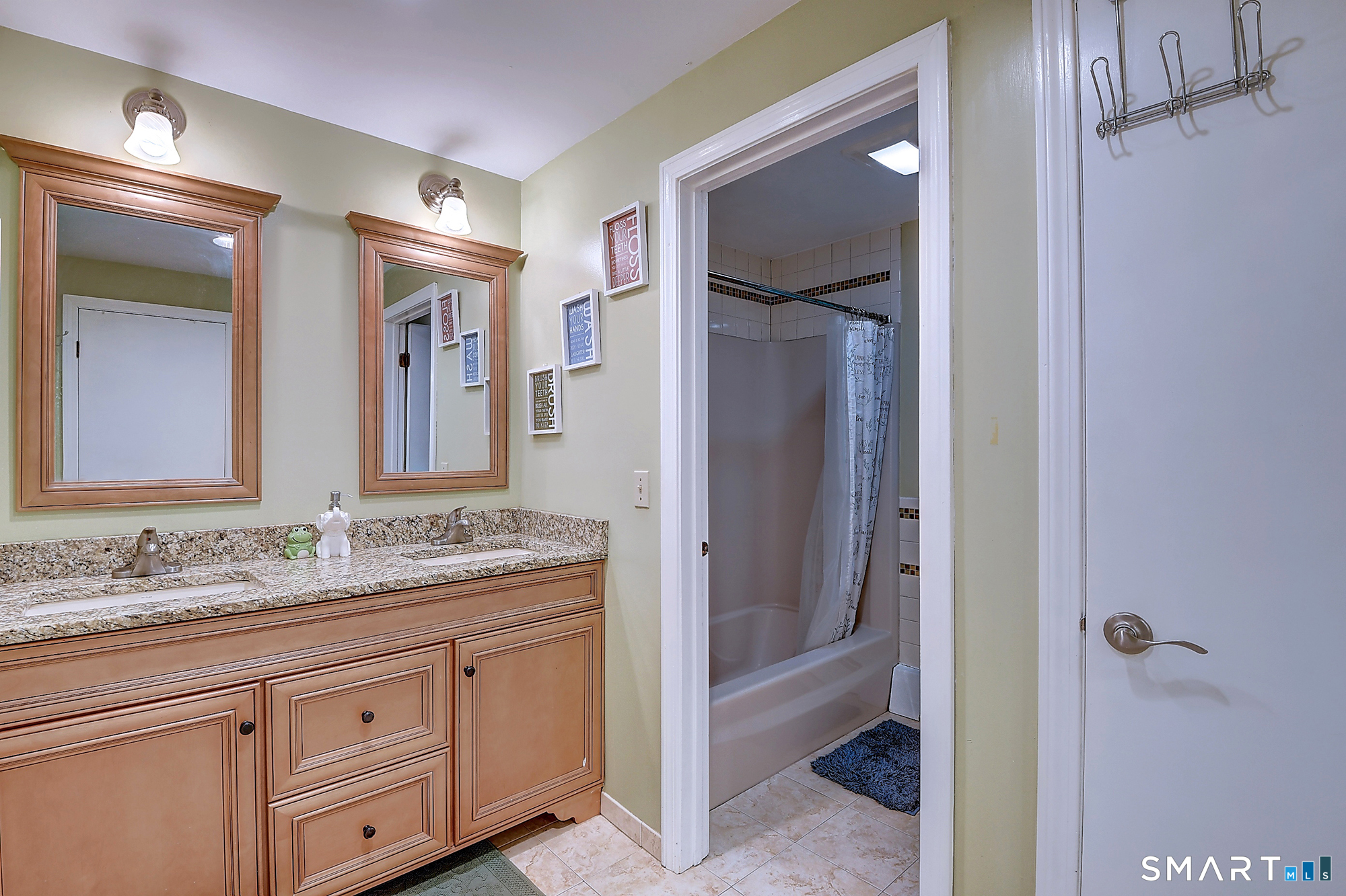 132 Woodfield Crossing Property Photo 25