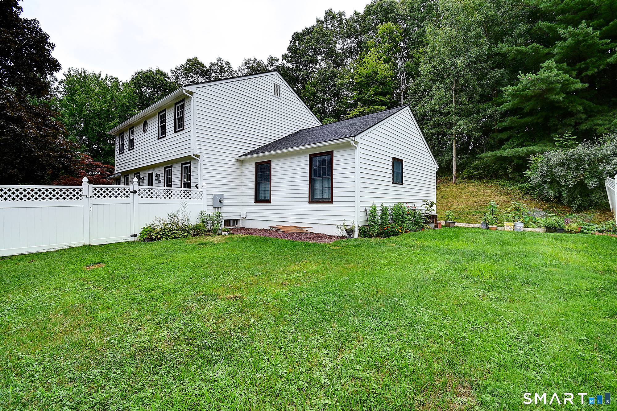 132 Woodfield Crossing Property Photo 39