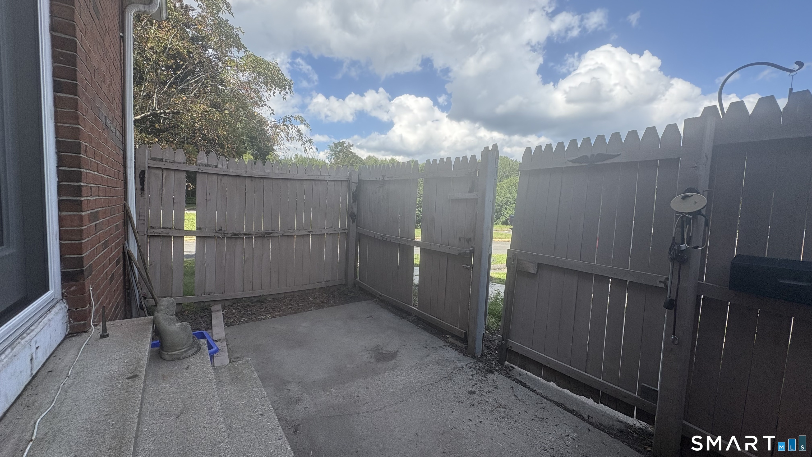 1165 Enfield 1 Street Property Photo 25