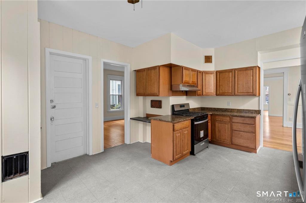 167 Norton 1st Flr Street Property Photo 2