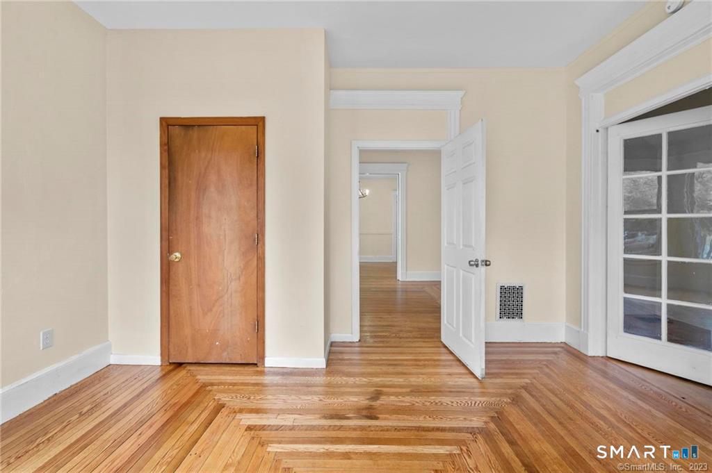 167 Norton 1st Flr Street Property Photo 9