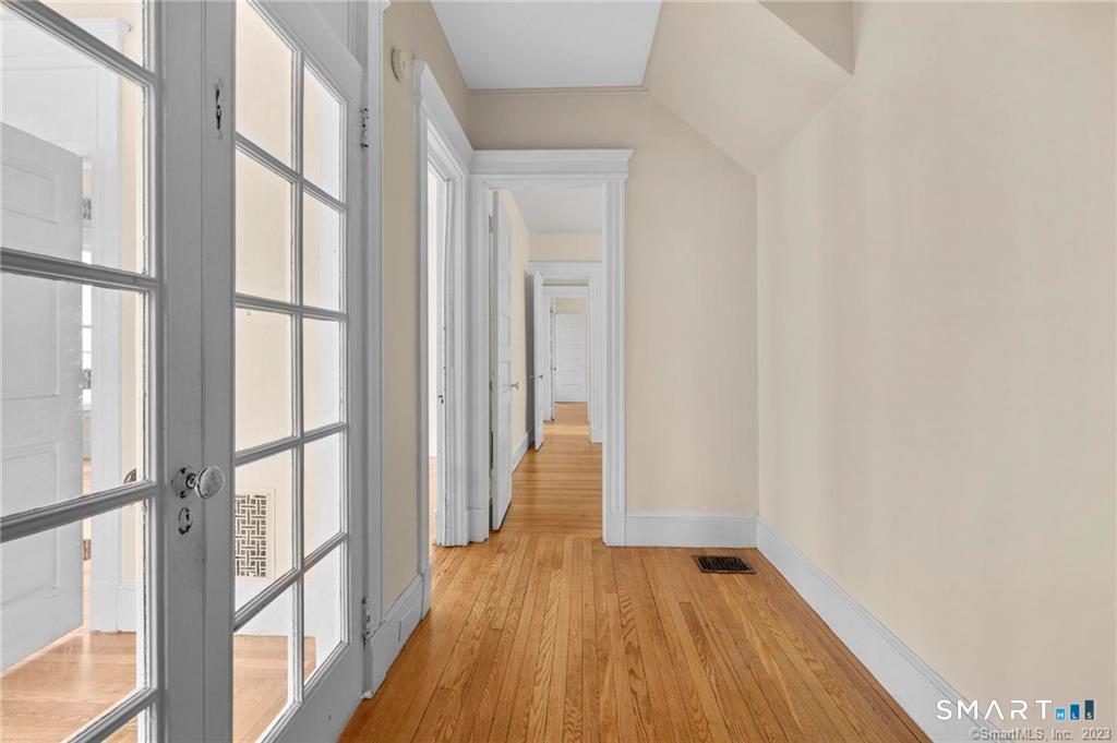 167 Norton 1st Flr Street Property Photo 10