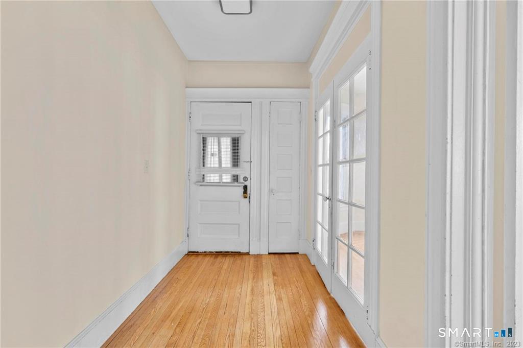 167 Norton 1st Flr Street Property Photo 11