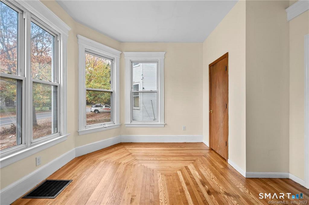 167 Norton 1st Flr Street Property Photo 18