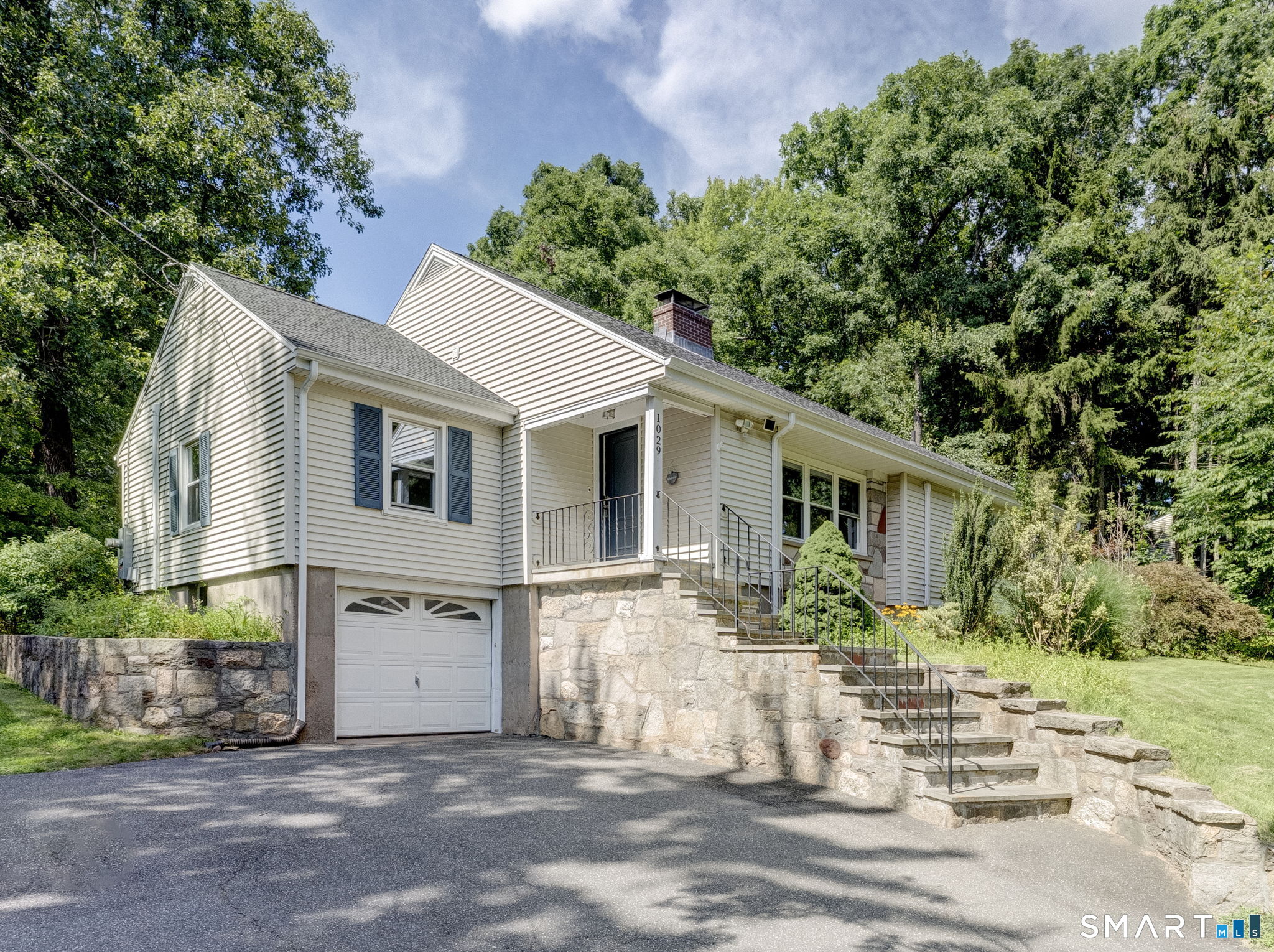 1029 Hopewell Road Property Photo 2